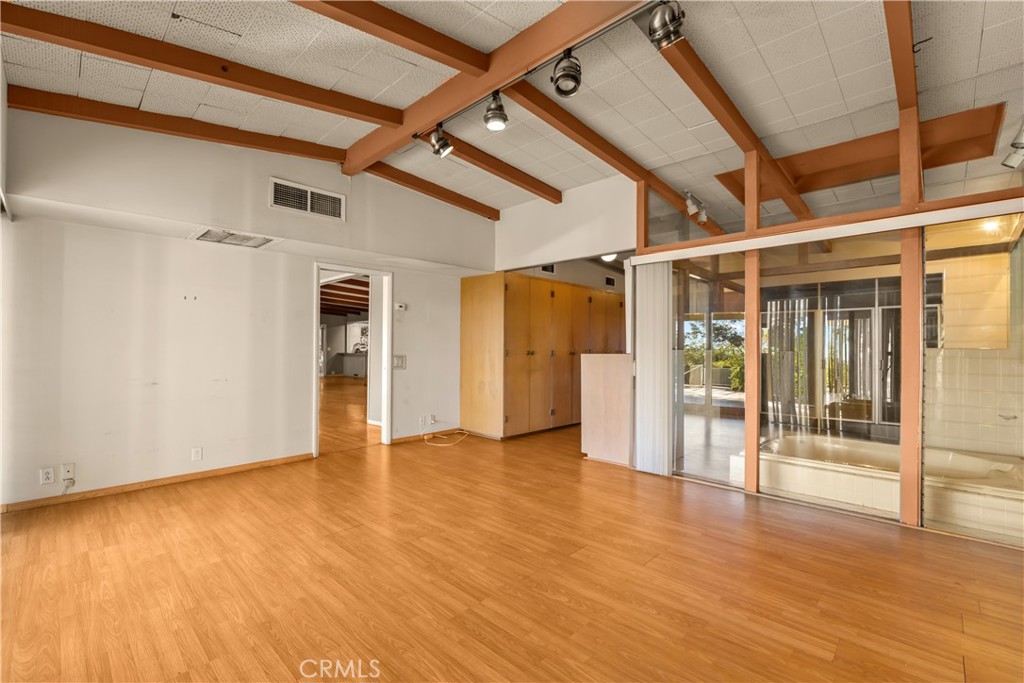 595 Rim Road