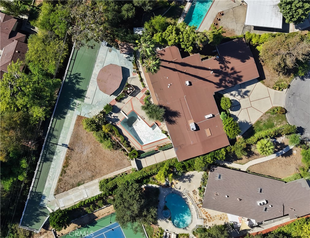 595 Rim Road