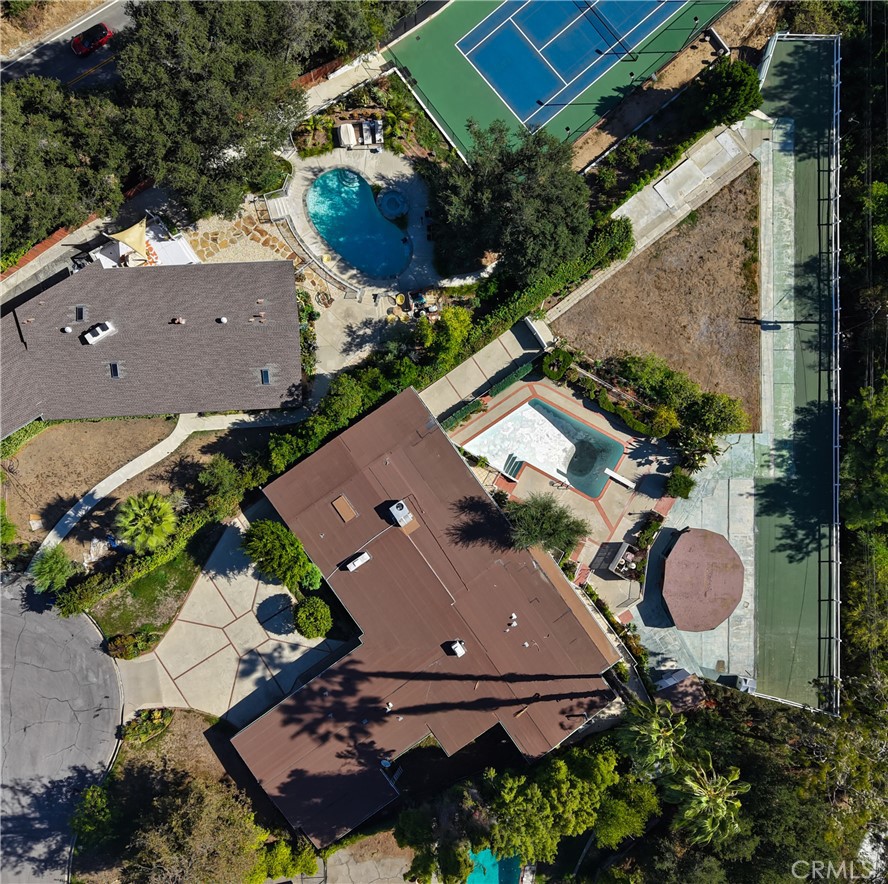 595 Rim Road