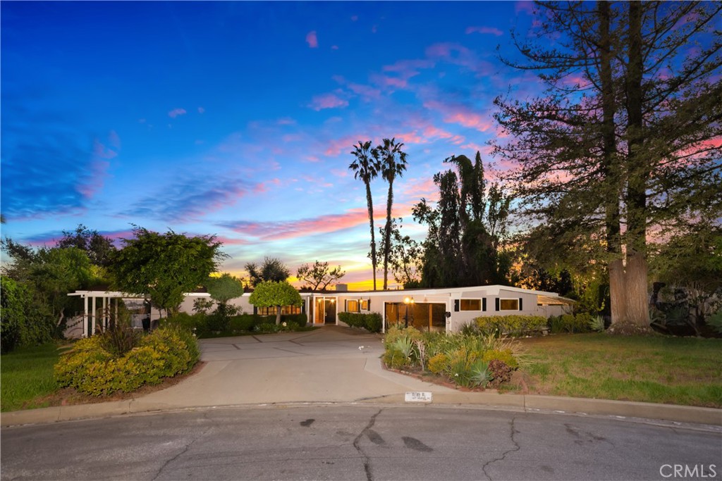 595 Rim Road