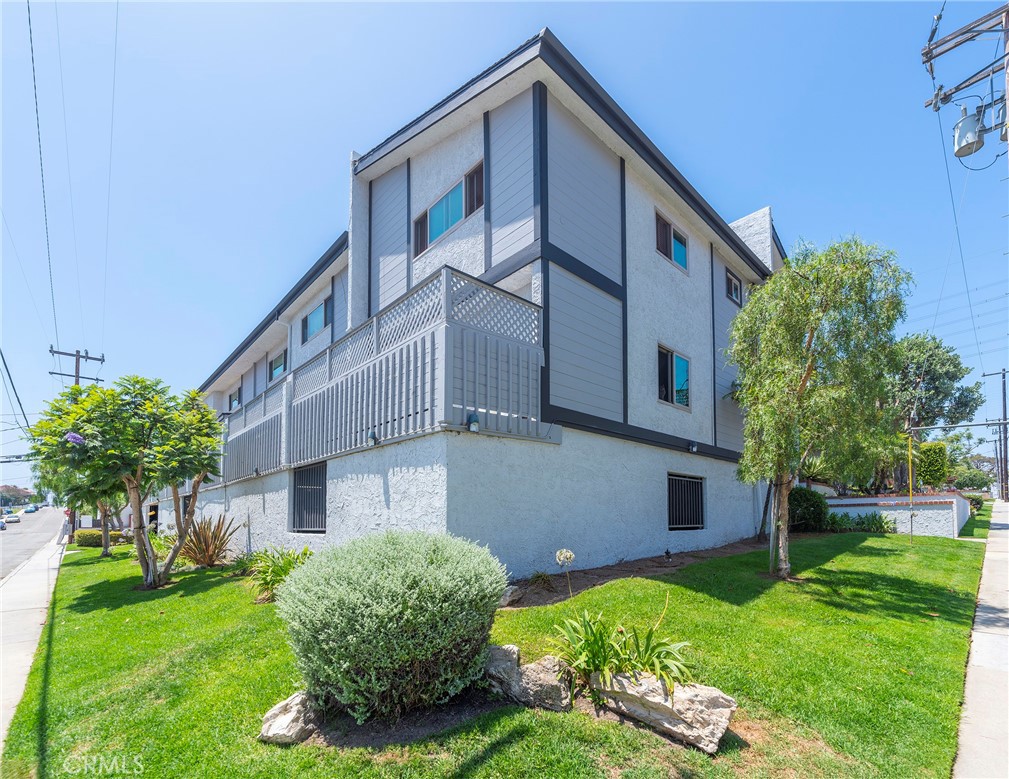 2520 Graham Avenue 11