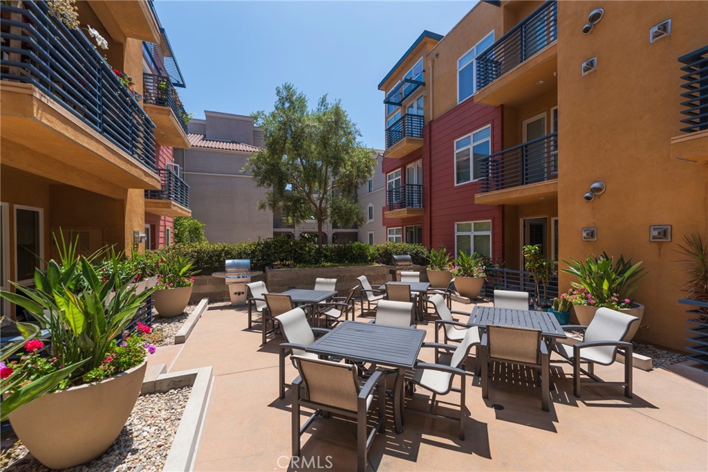 4050 Glencoe Avenue 422