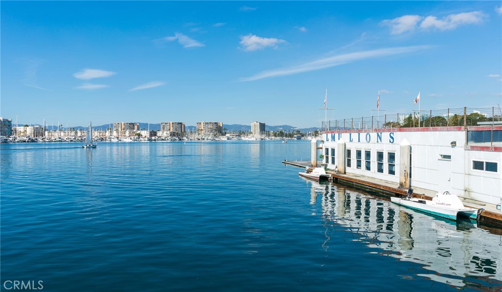 4050 Glencoe Avenue 422