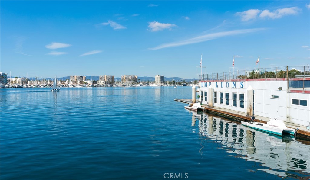 4050 Glencoe Avenue 422