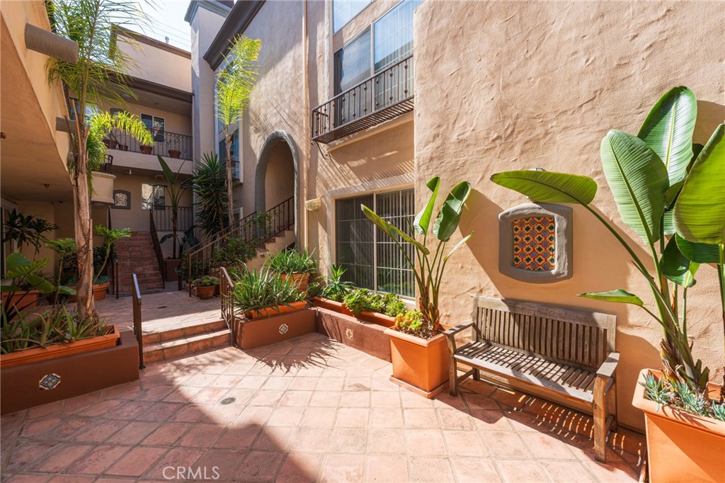 7100 La Tijera Boulevard D101