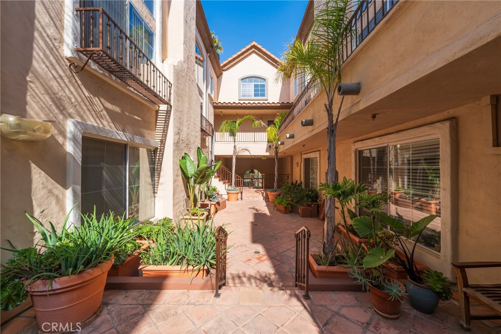 7100 La Tijera Boulevard D101