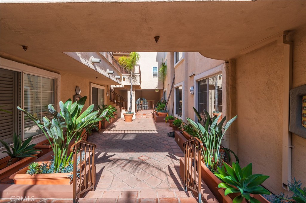 7100 La Tijera Boulevard D101