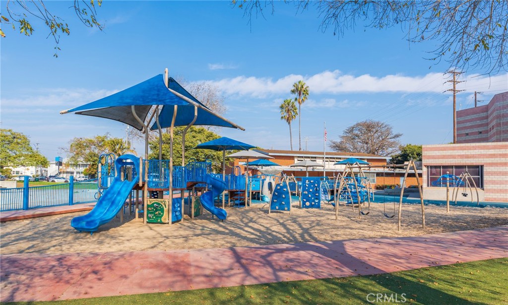 7100 La Tijera Boulevard