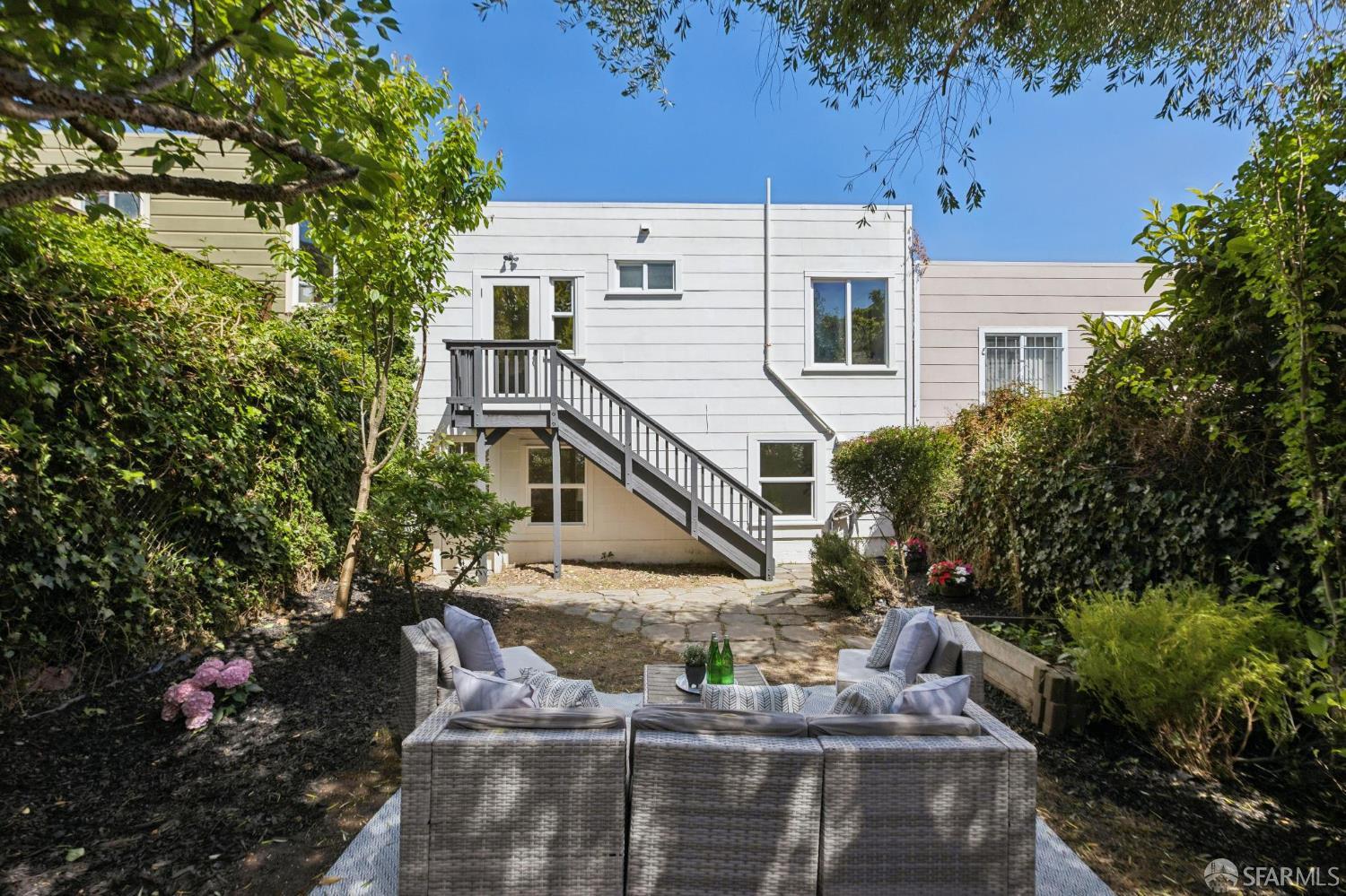 825 Olmstead Street
