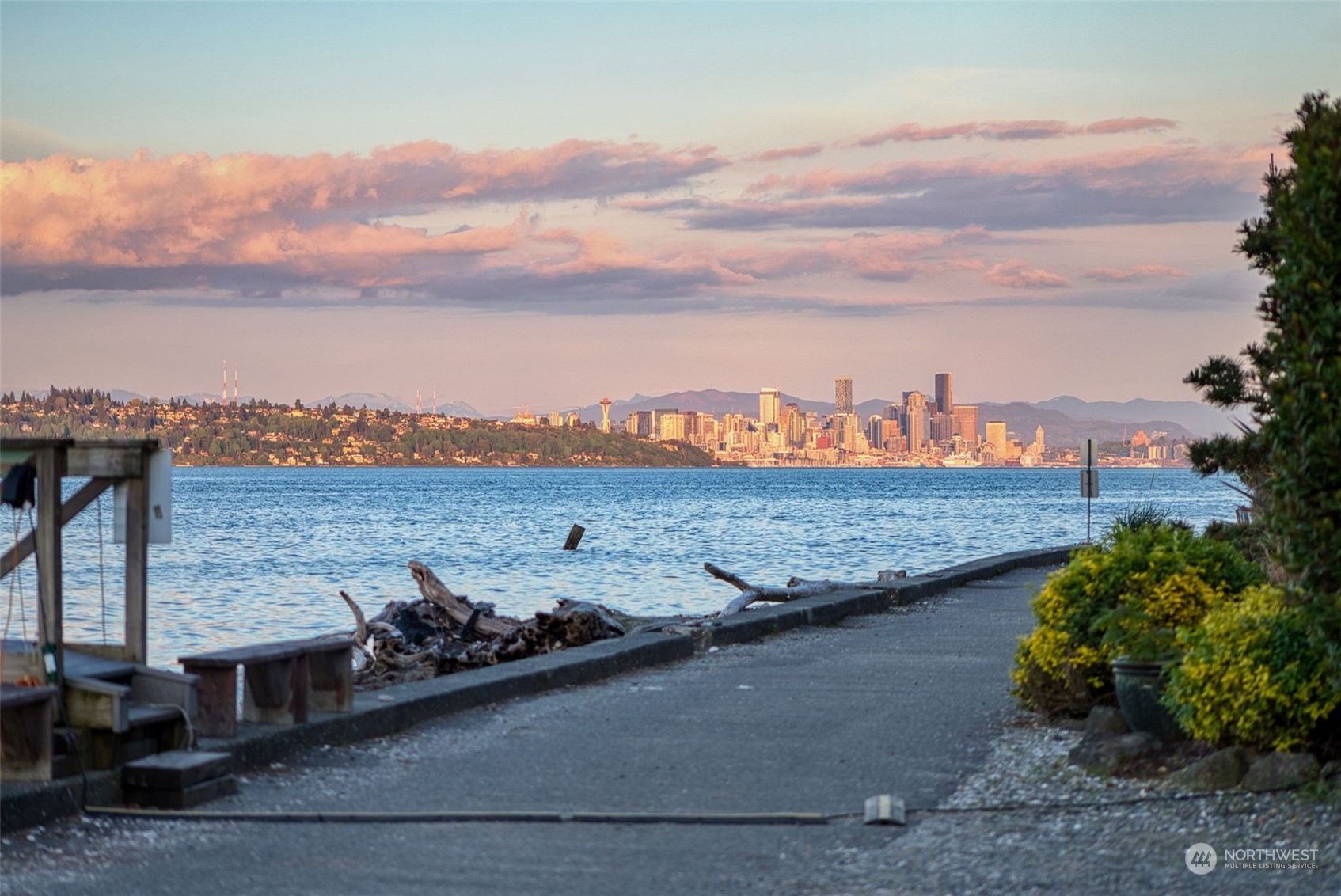 11003 Rolling Bay Walk NE