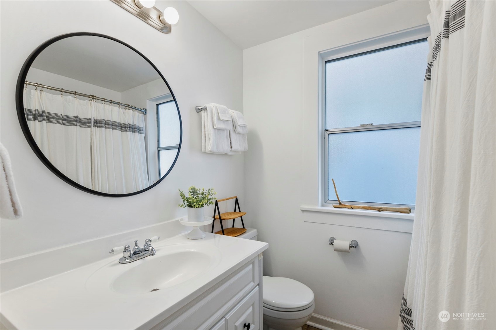 11003 Rolling Bay Walk NE