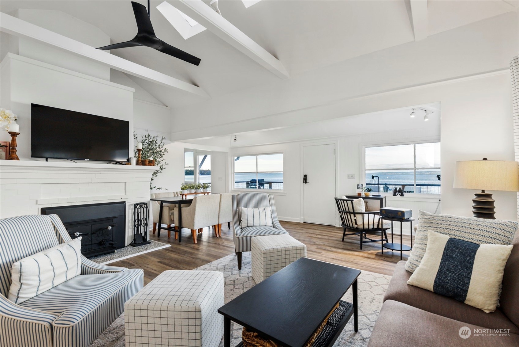 11003 Rolling Bay Walk NE