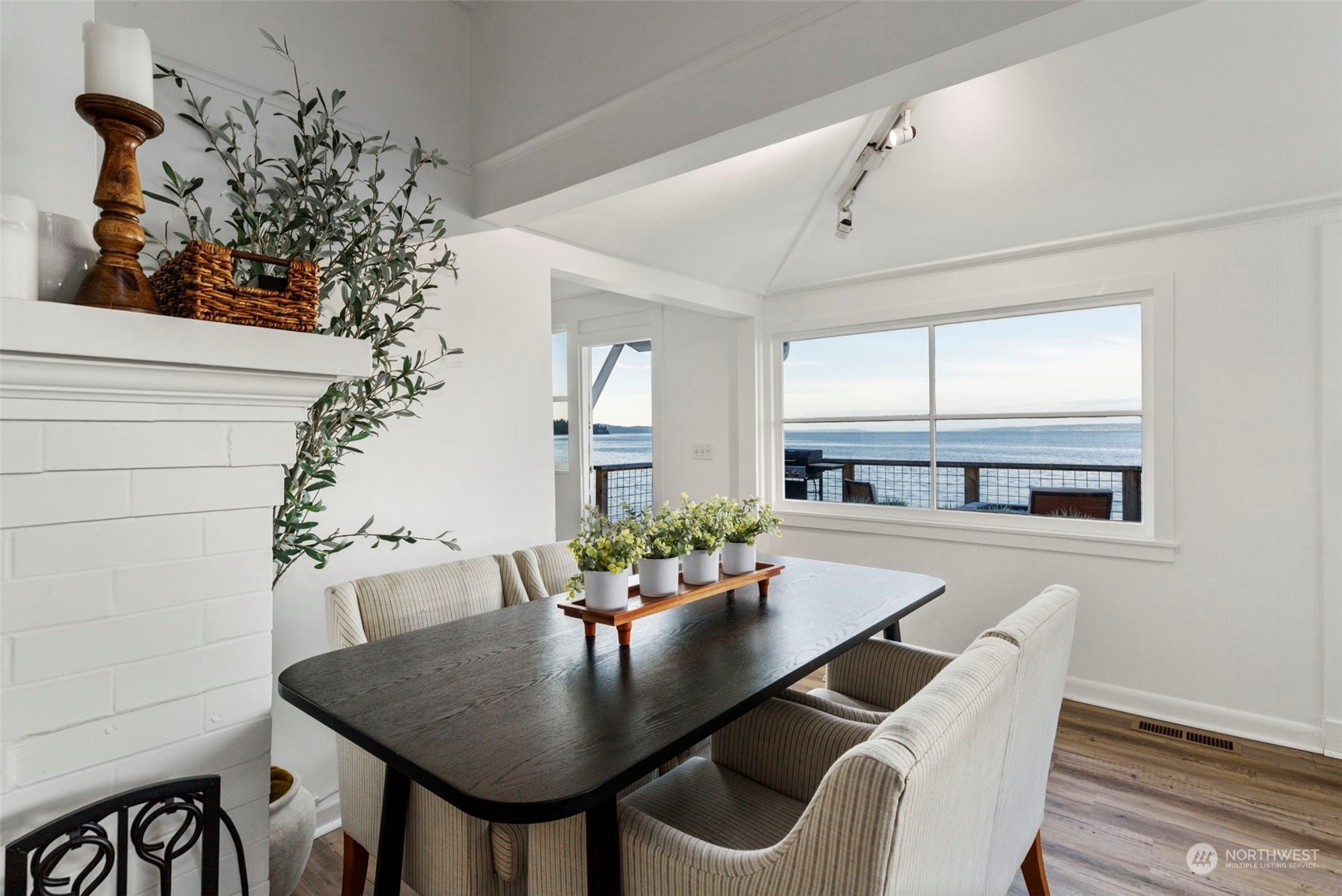 11003 Rolling Bay Walk NE