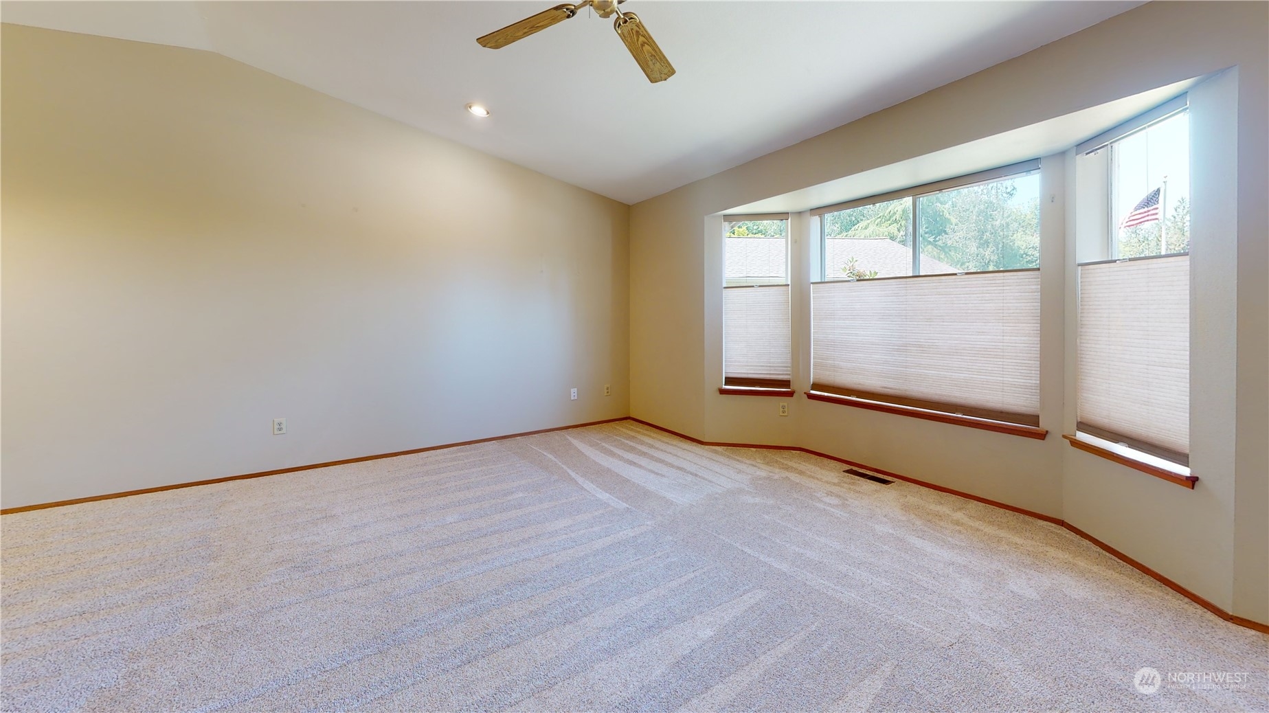 14425 Kestrel Place NE