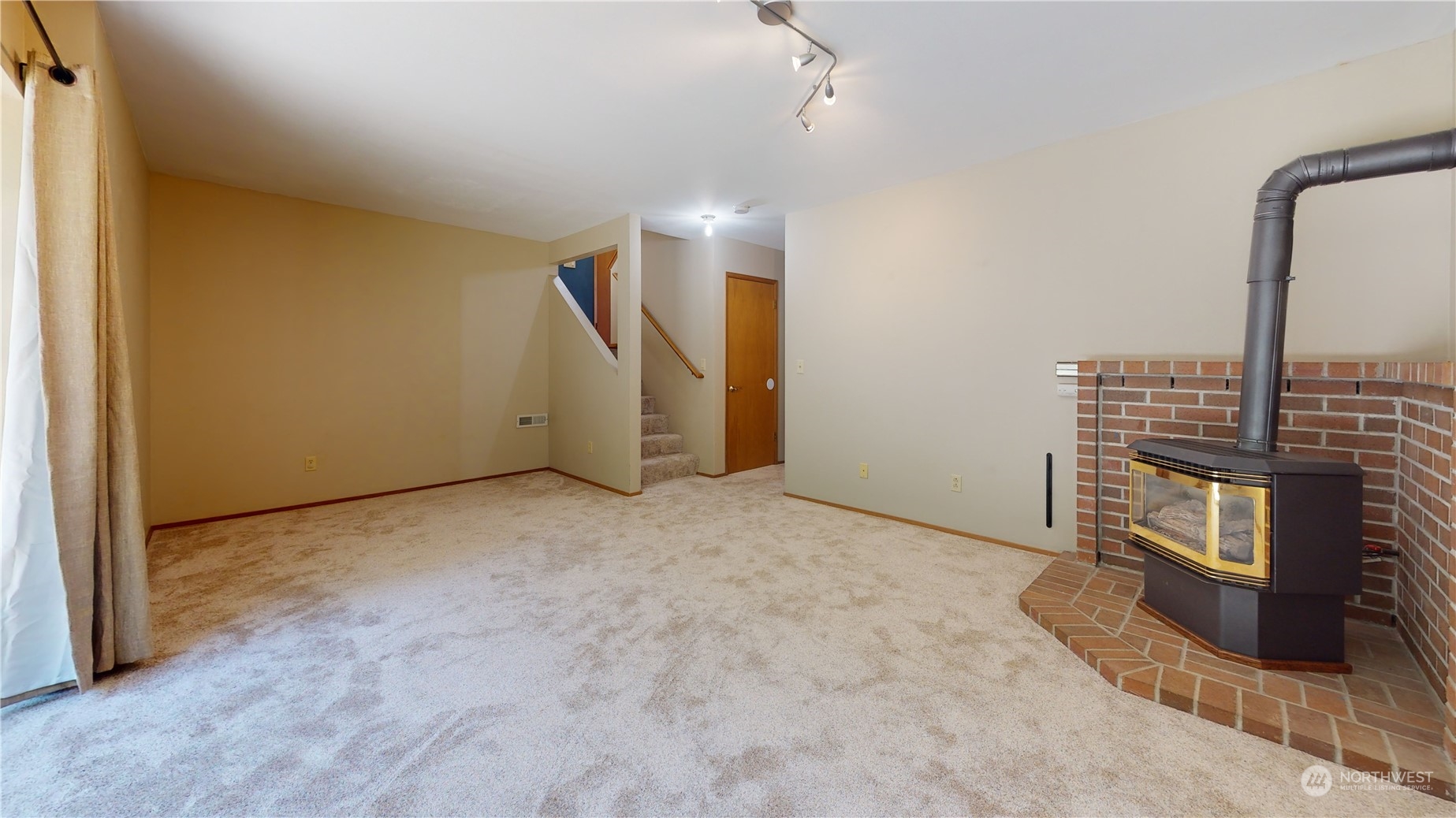 14425 Kestrel Place NE