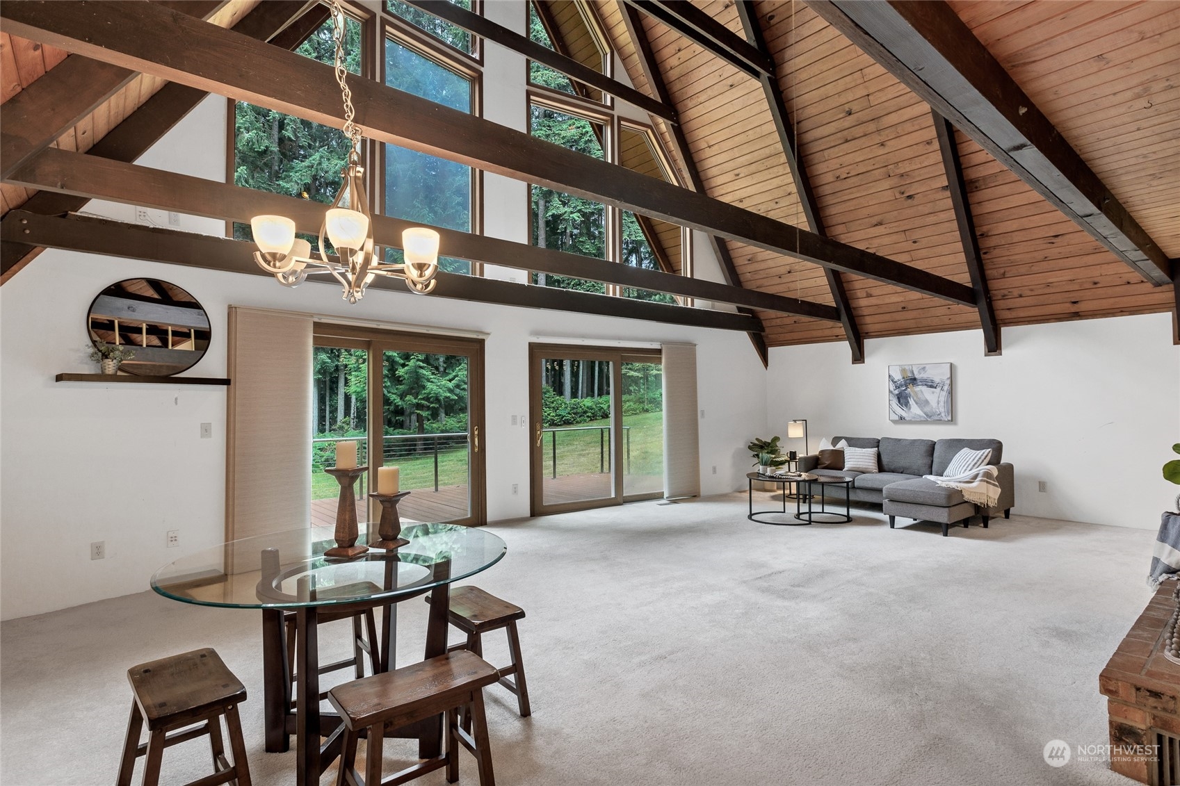 4748 NE Hendrickson Road