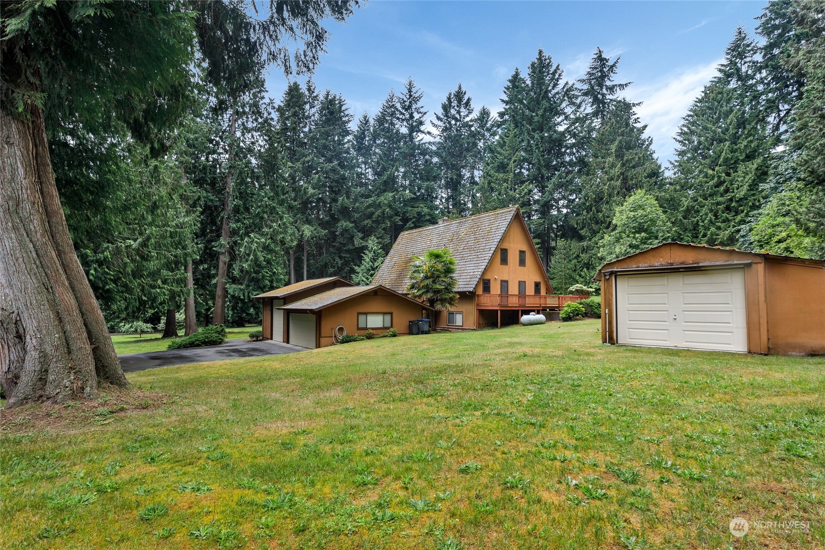 4748 NE Hendrickson Road