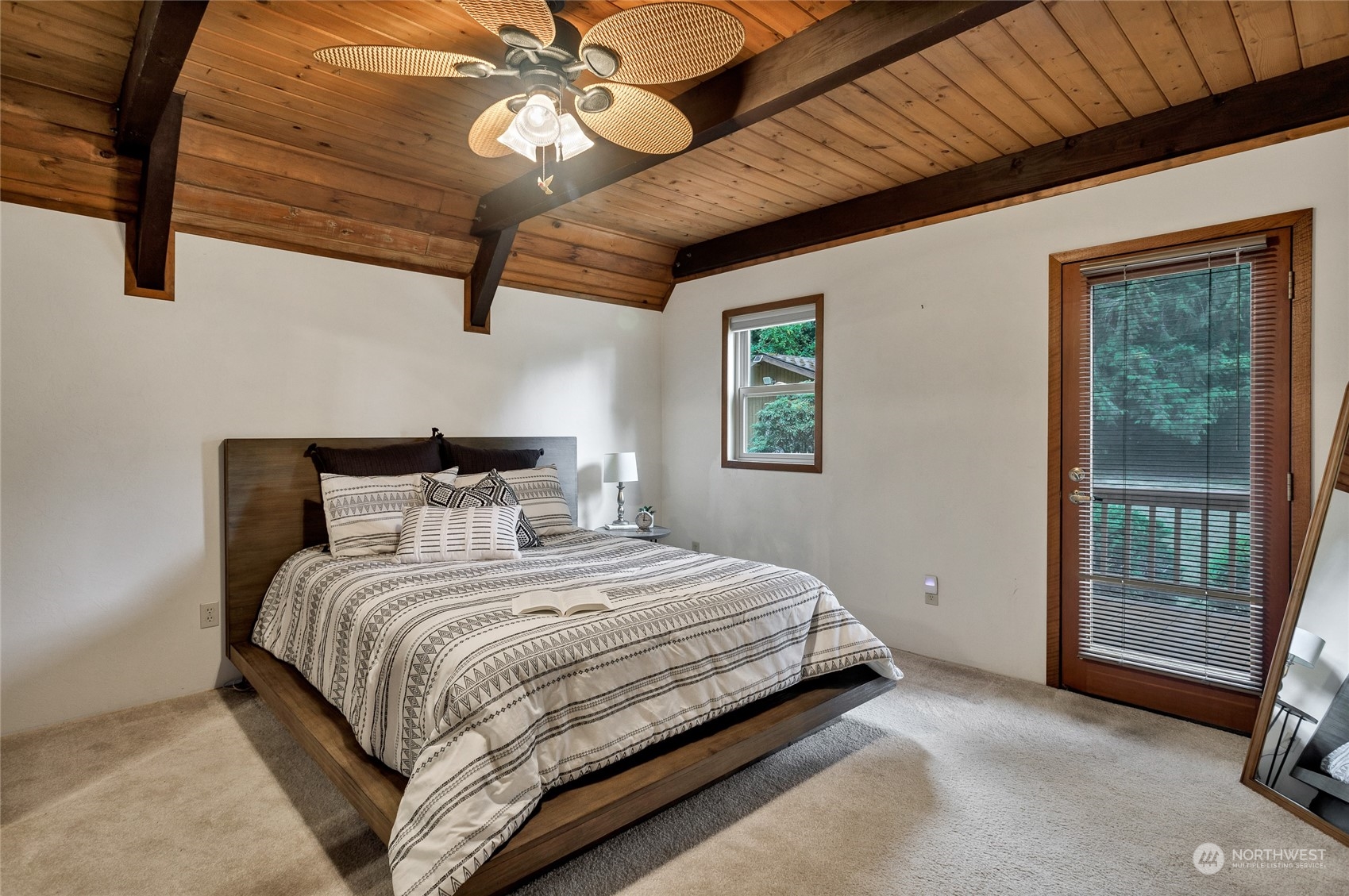 4748 NE Hendrickson Road