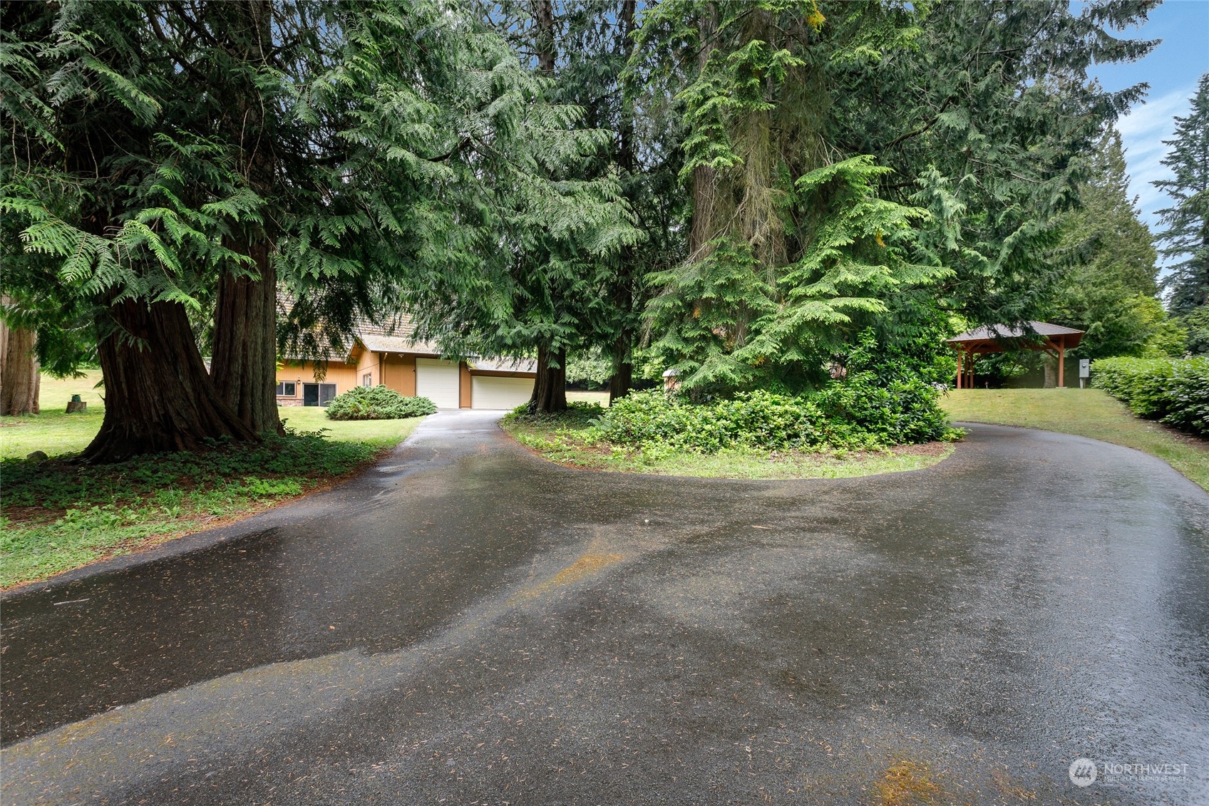 4748 NE Hendrickson Road