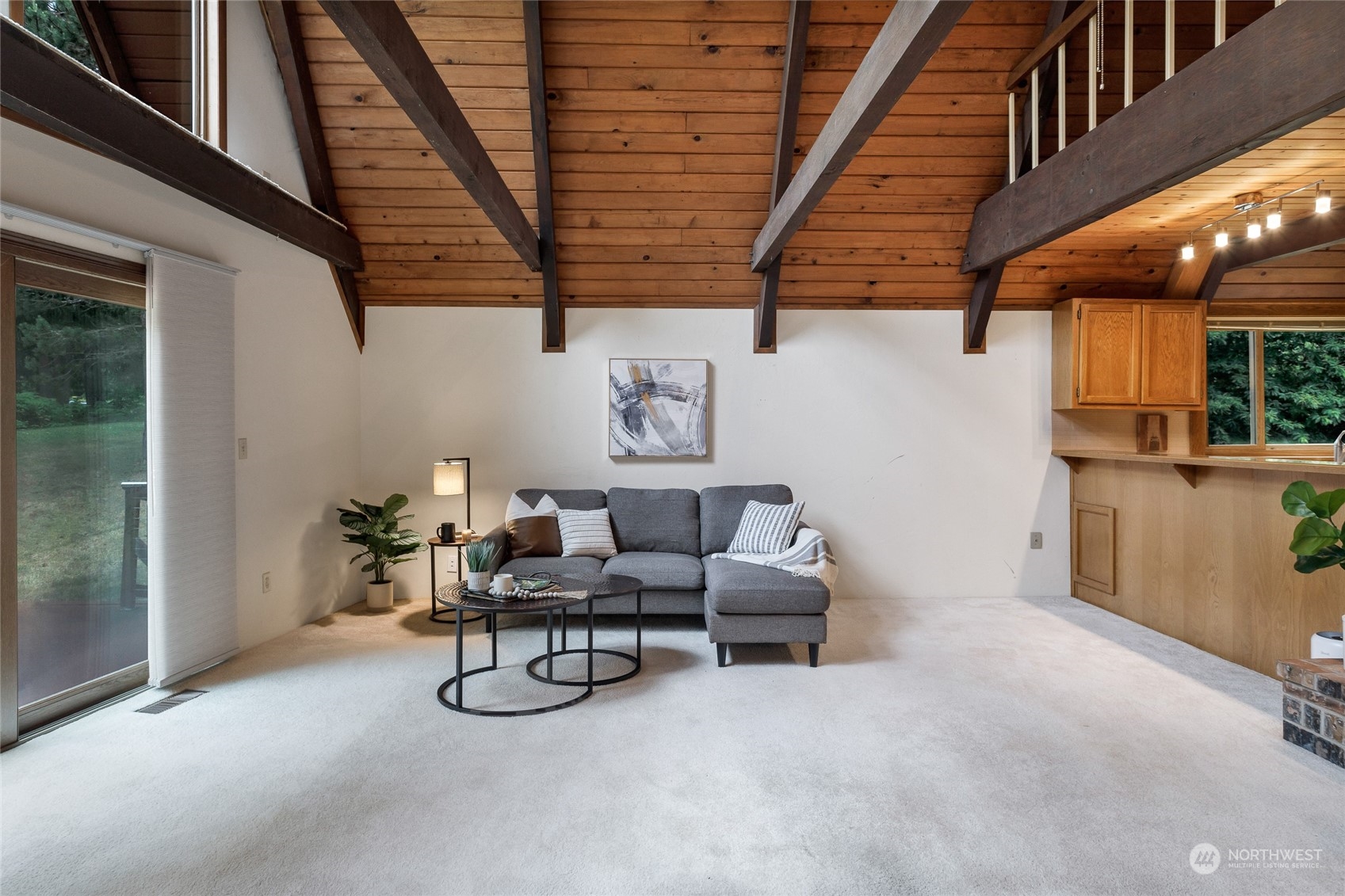 4748 NE Hendrickson Road