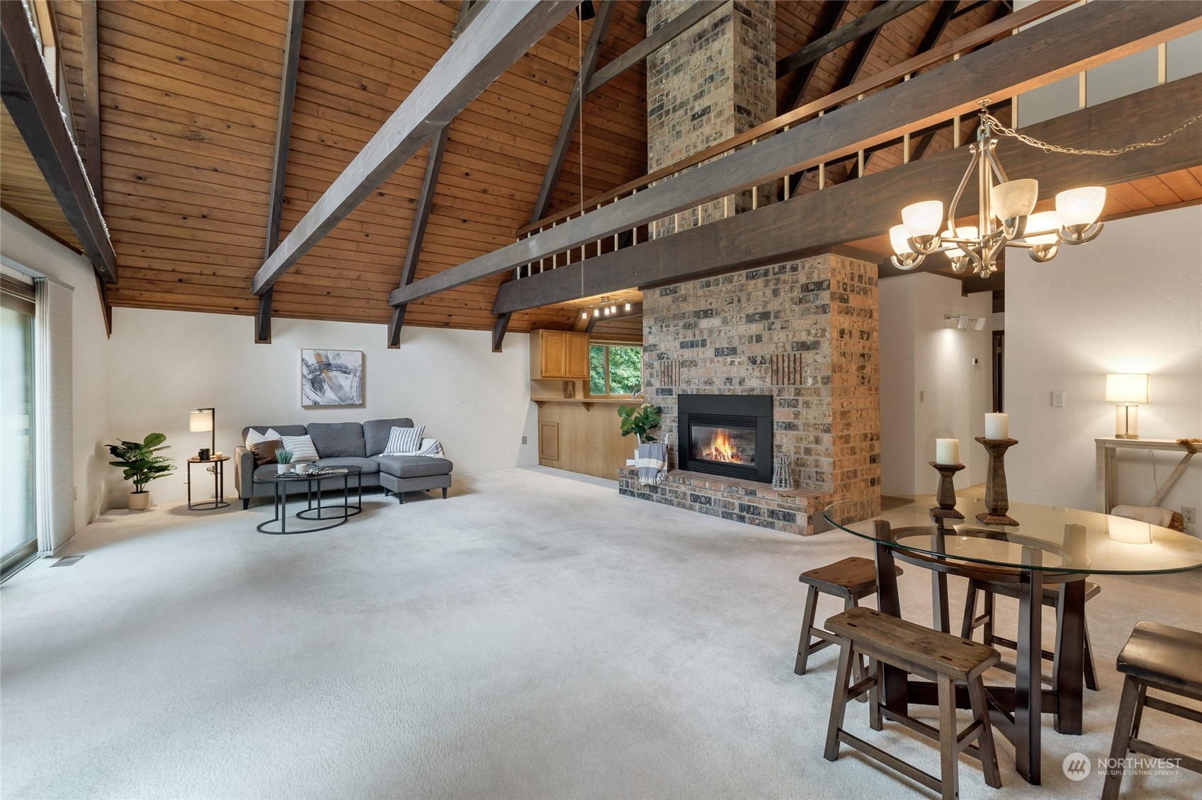 4748 NE Hendrickson Road