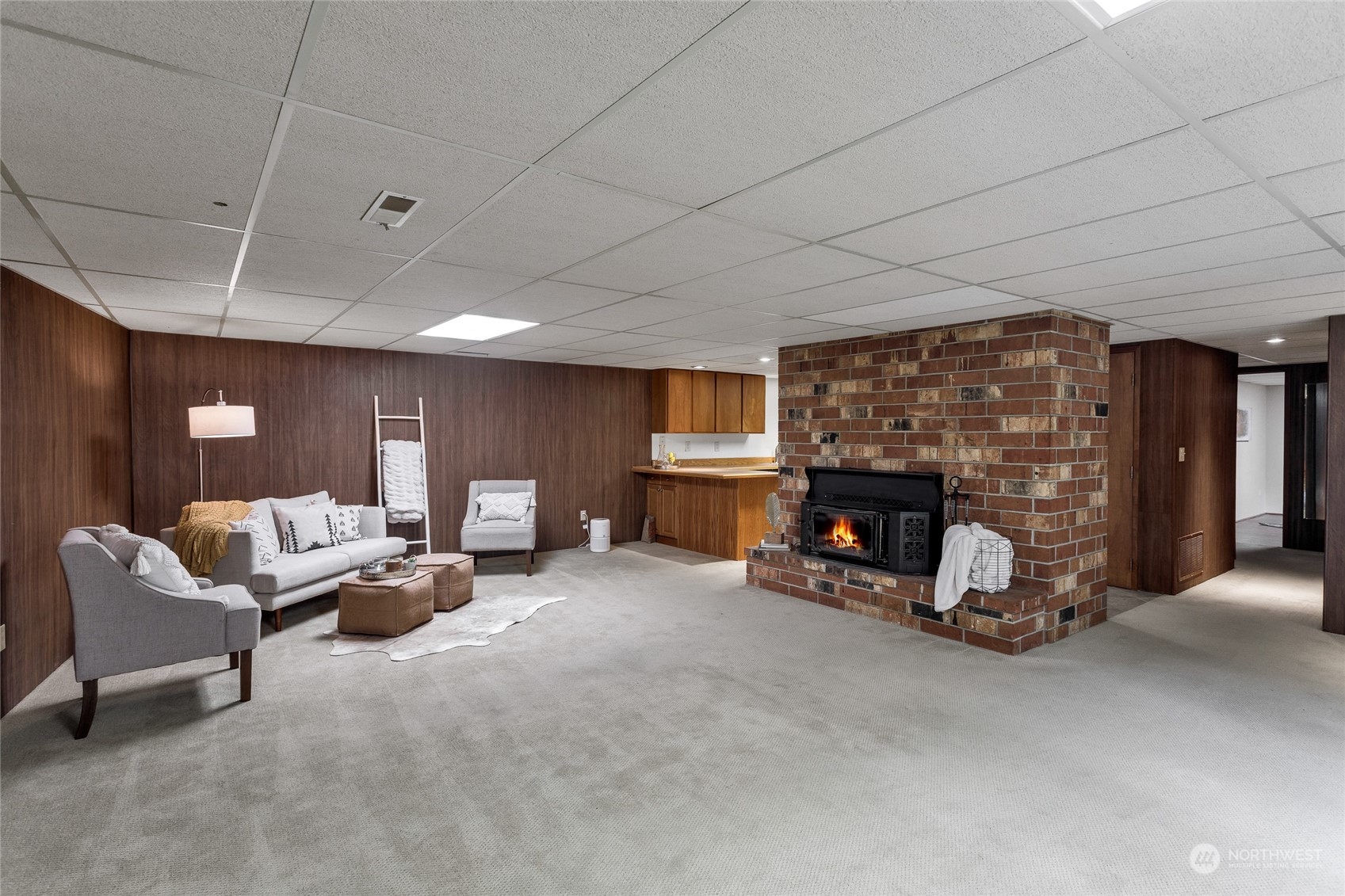 4748 NE Hendrickson Road