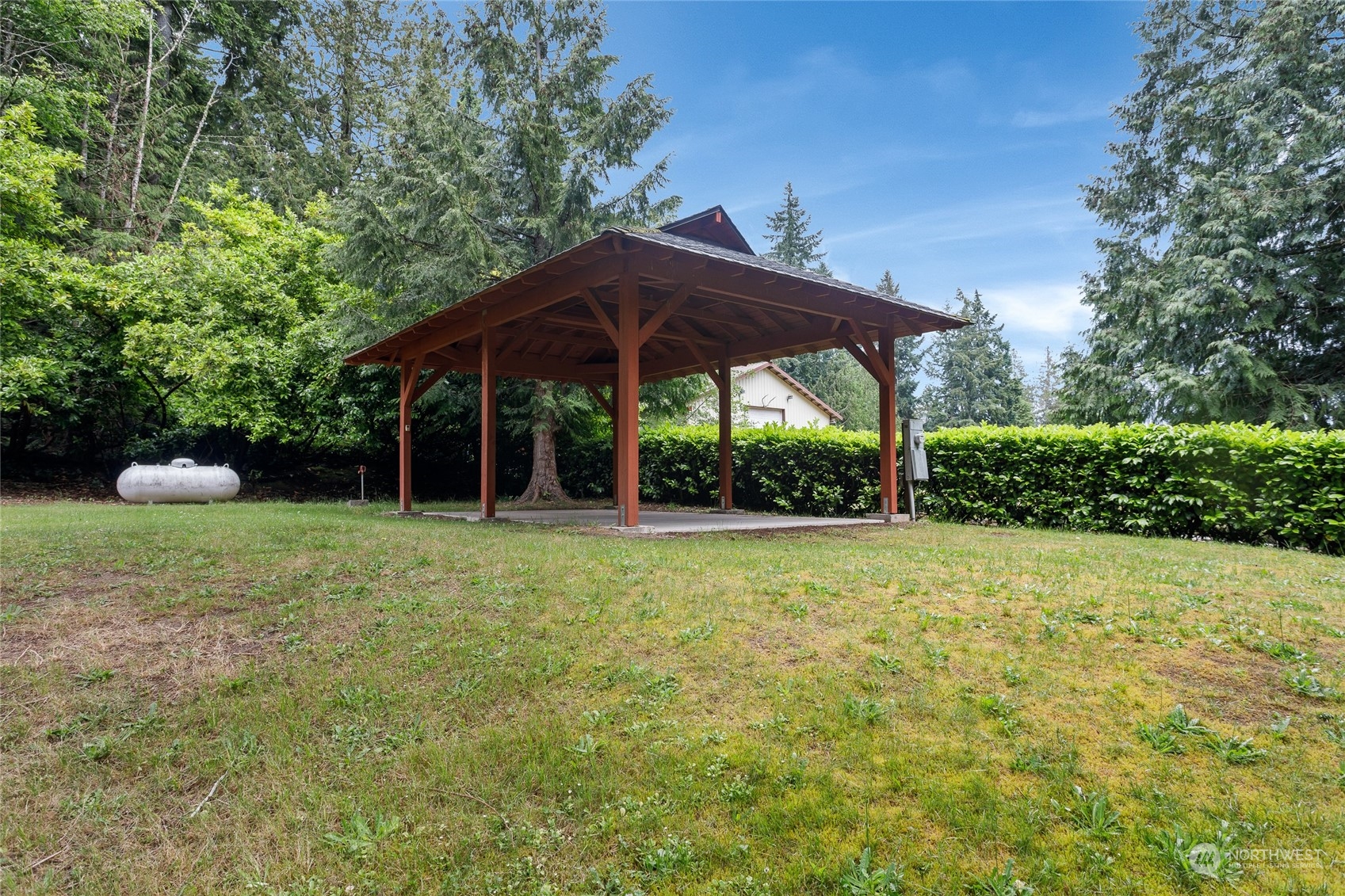 4748 NE Hendrickson Road