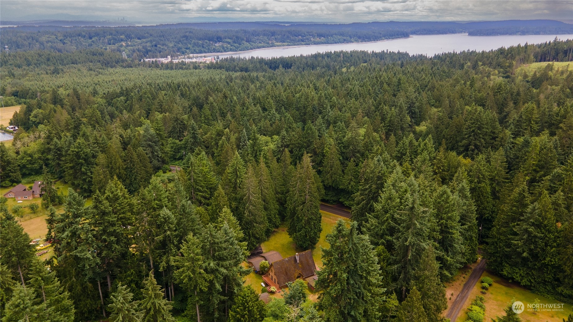 4748 NE Hendrickson Road