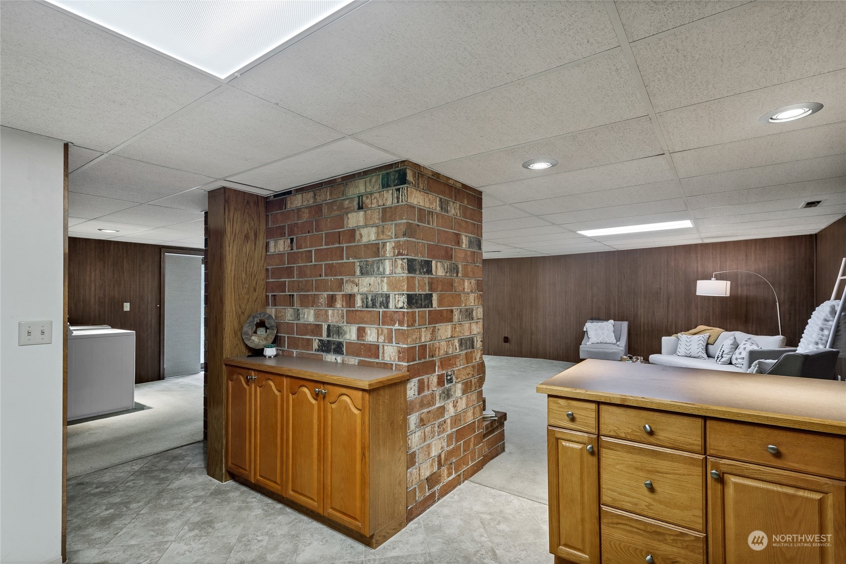 4748 NE Hendrickson Road