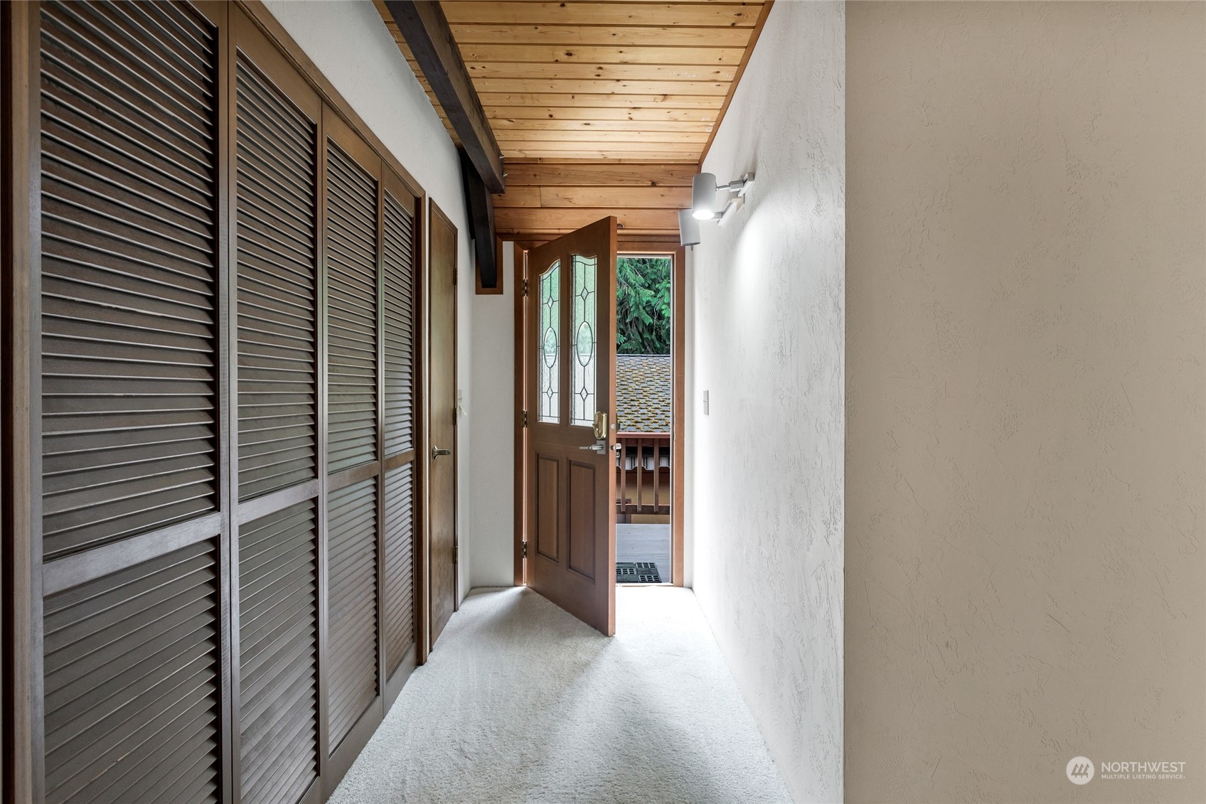 4748 NE Hendrickson Road