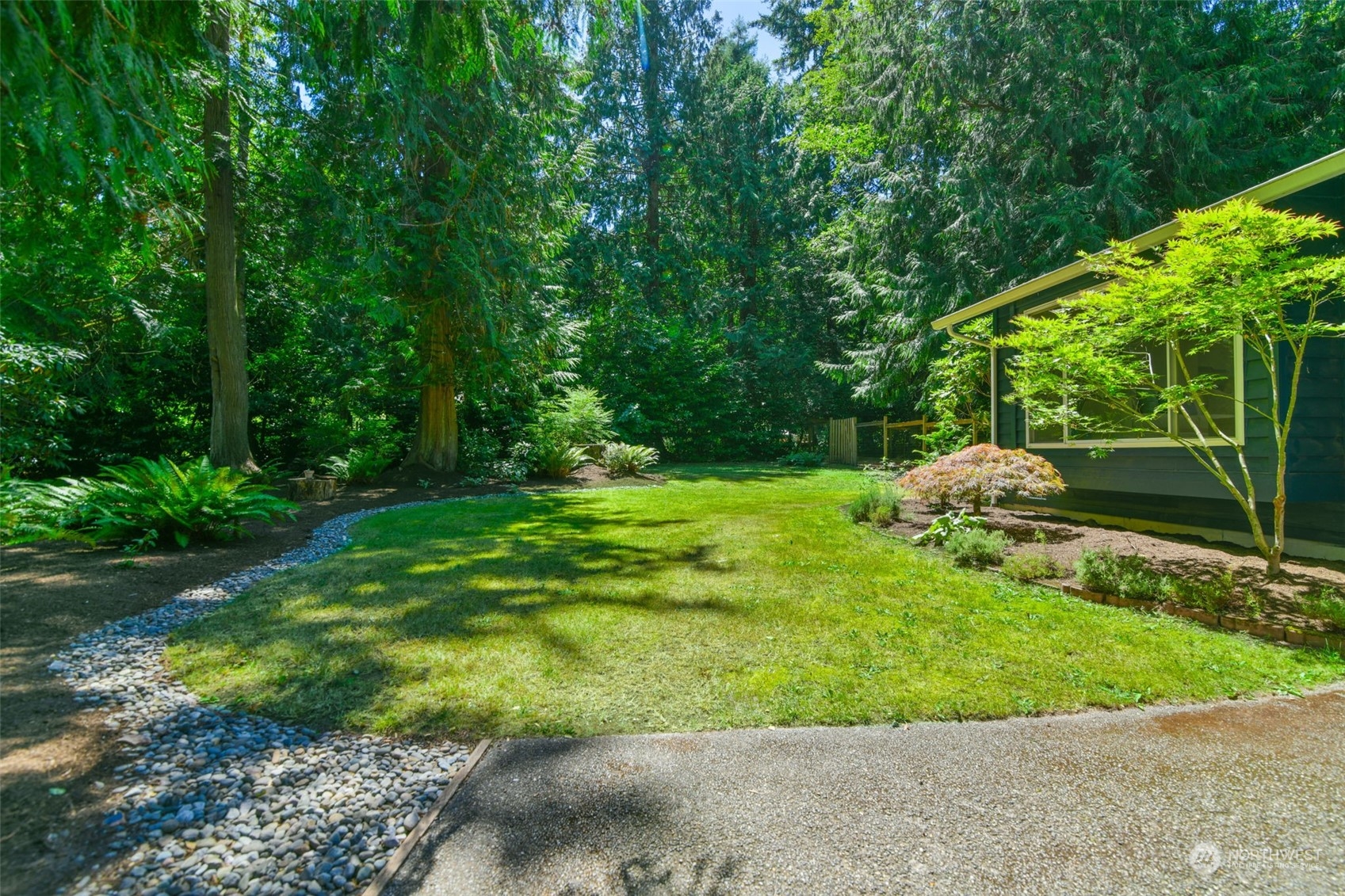 6205 Harbor Crest Drive NE