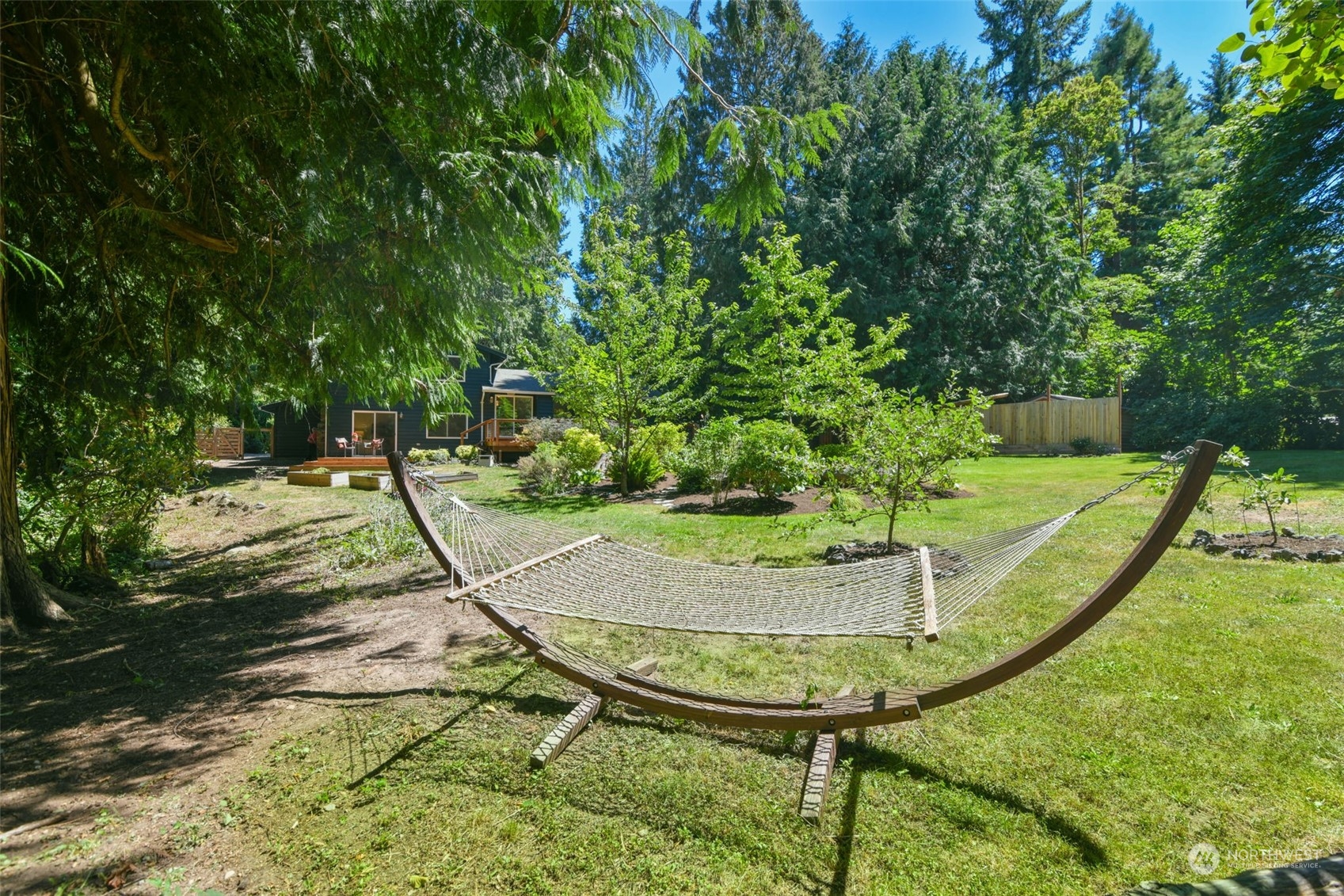 6205 Harbor Crest Drive NE