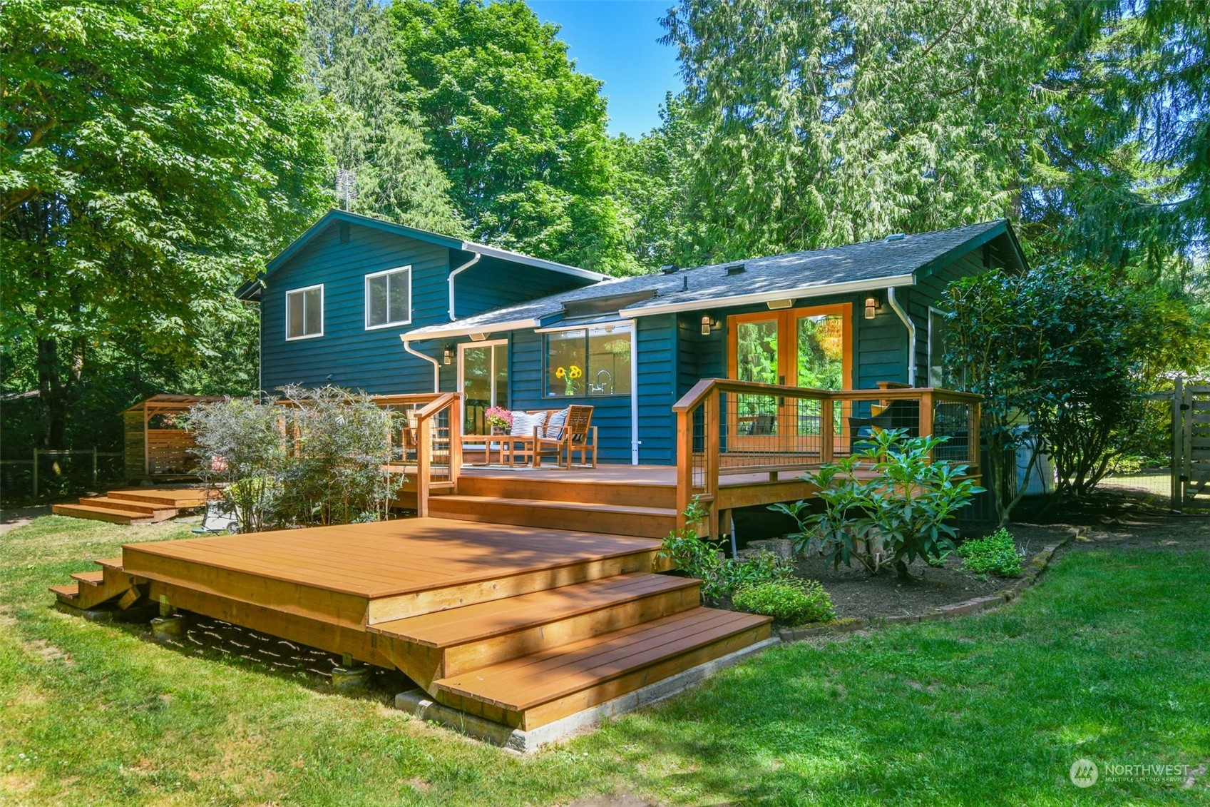 6205 Harbor Crest Drive NE