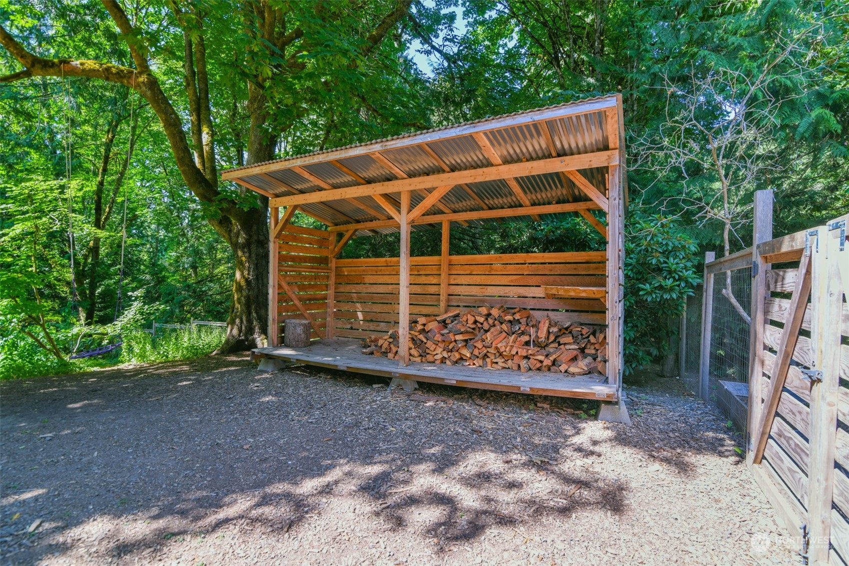 6205 Harbor Crest Drive NE