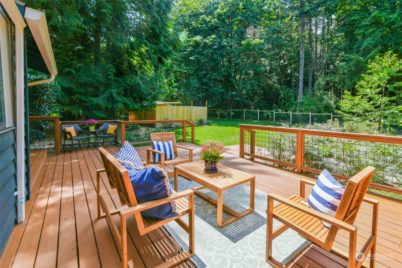 6205 Harbor Crest Drive NE