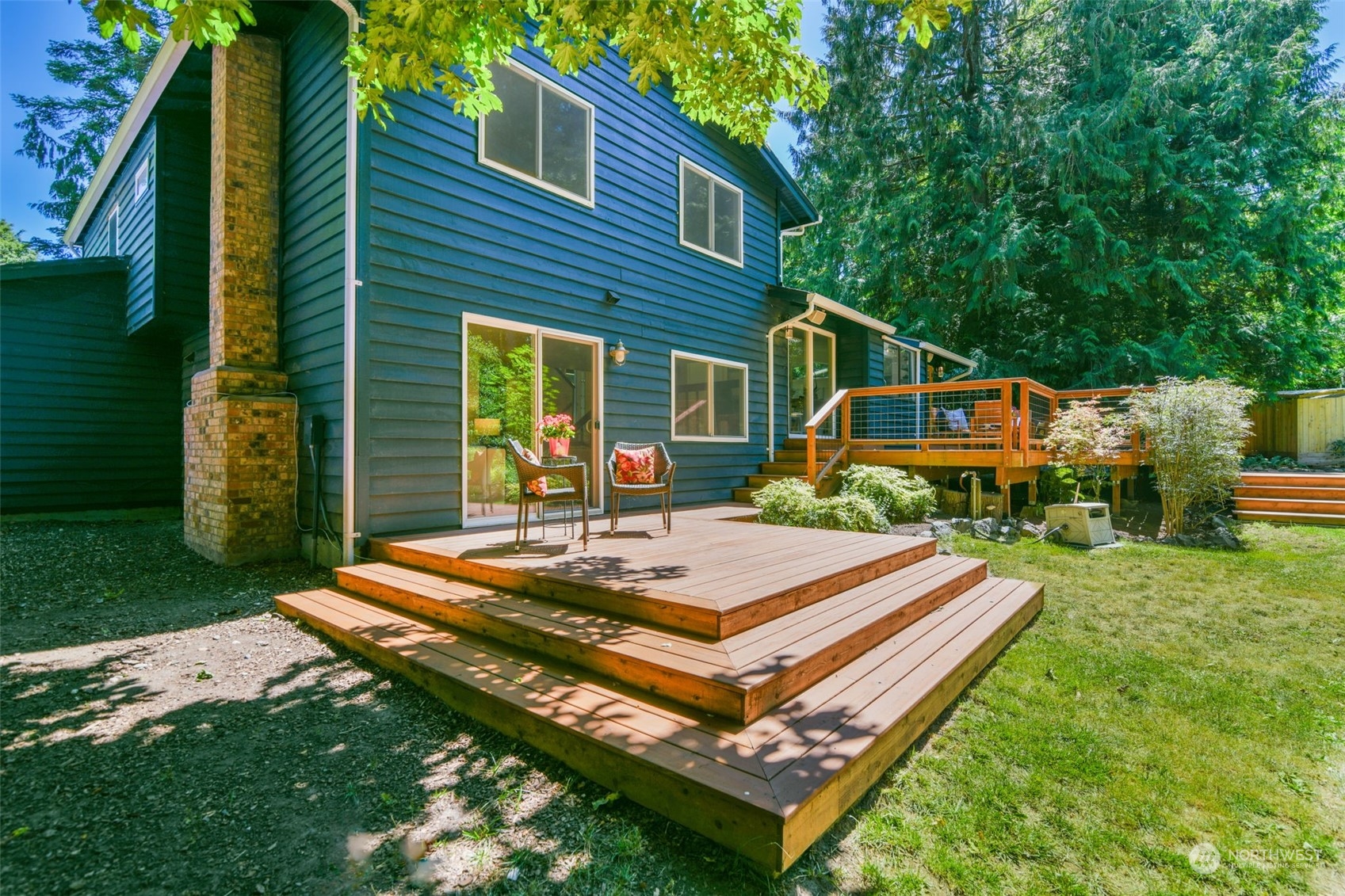 6205 Harbor Crest Drive NE