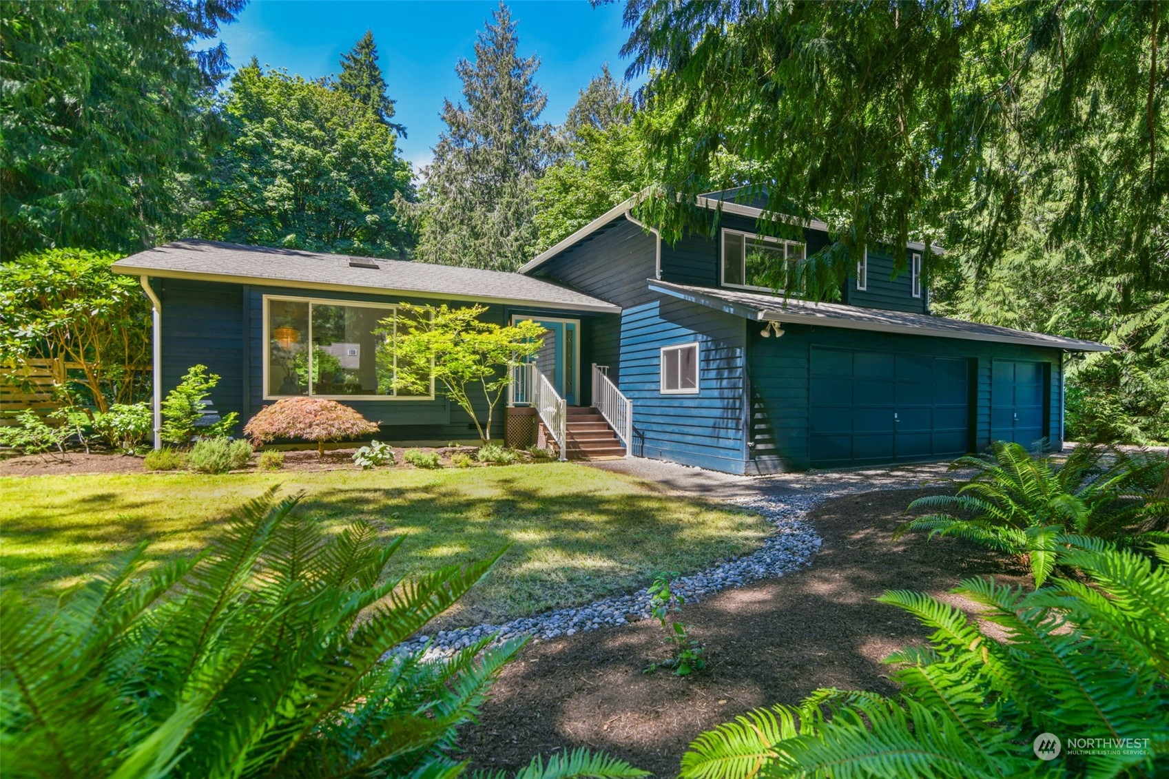 6205 Harbor Crest Drive NE