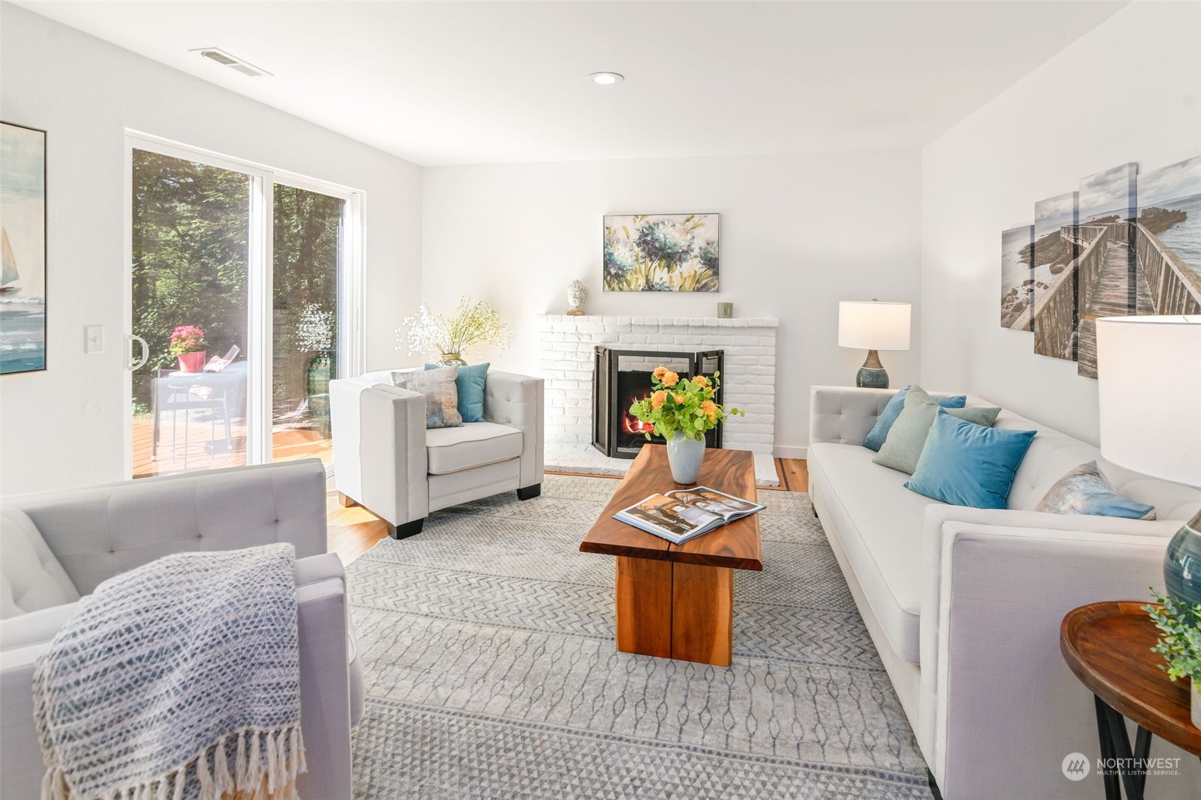 6205 Harbor Crest Drive NE