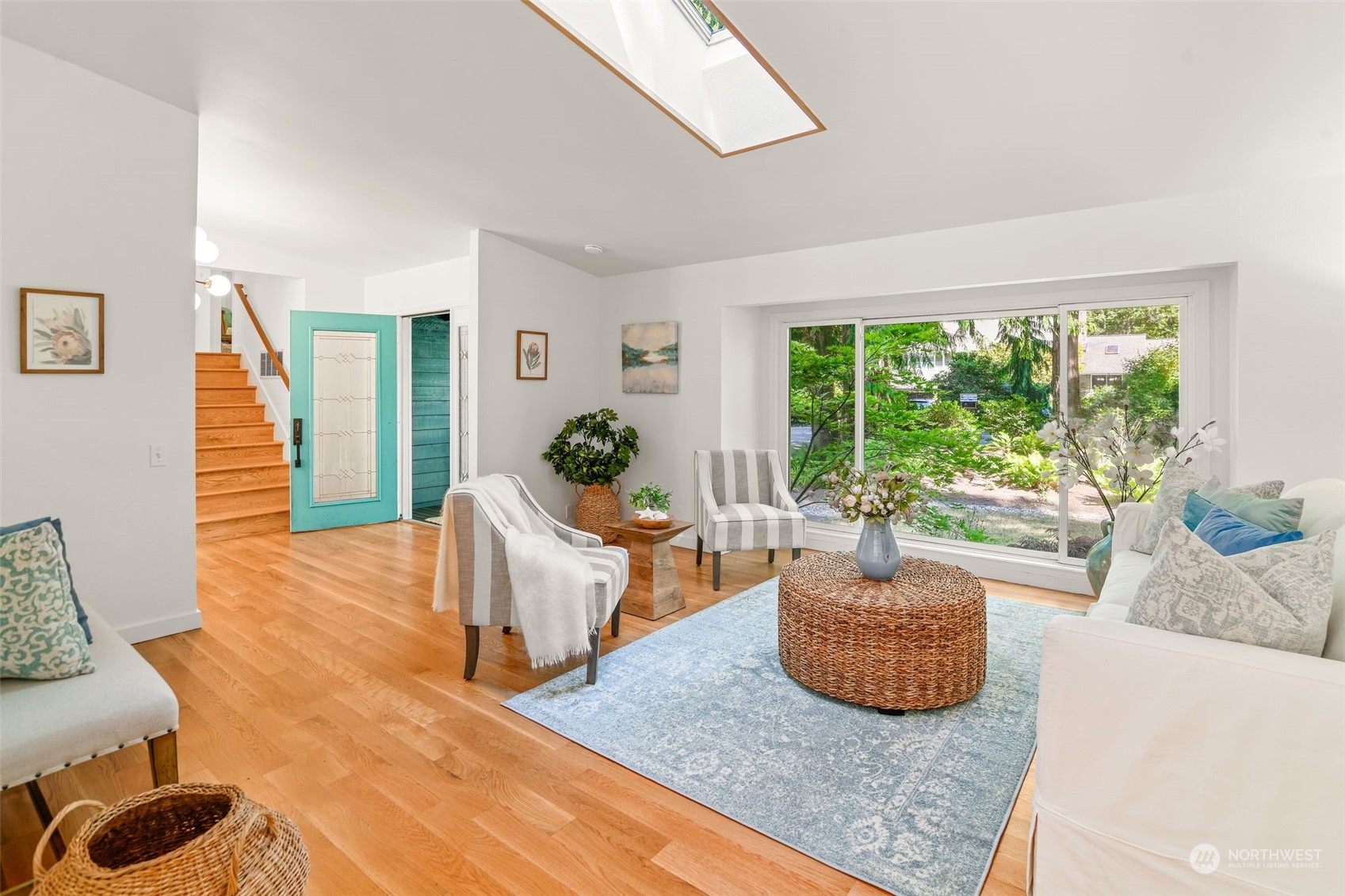 6205 Harbor Crest Drive NE