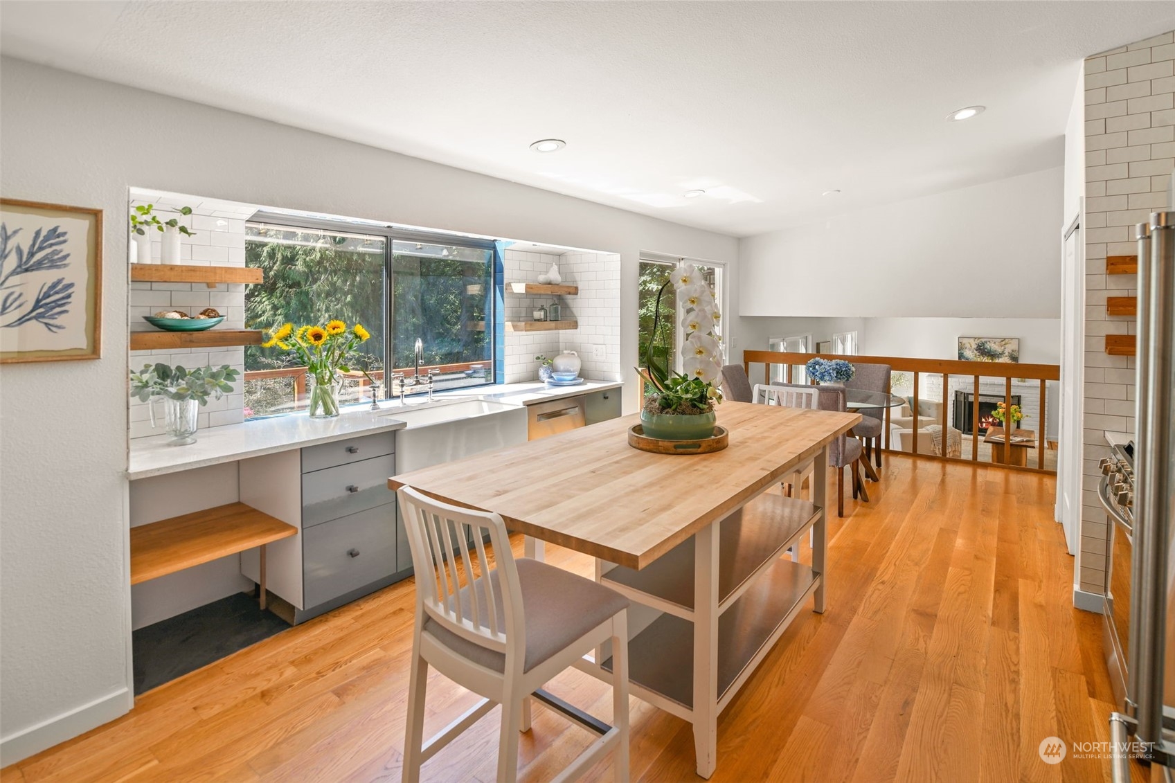 6205 Harbor Crest Drive NE