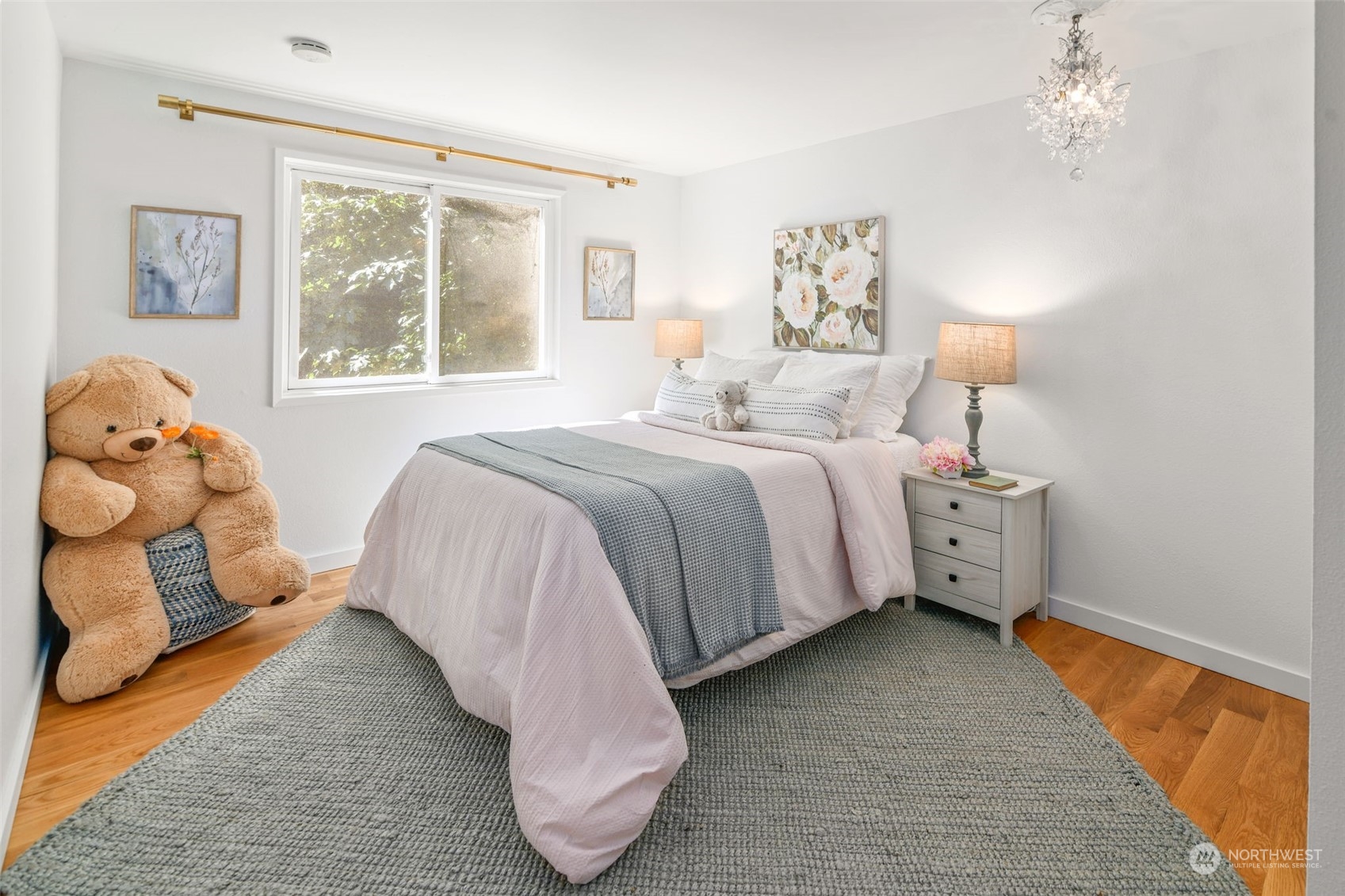 6205 Harbor Crest Drive NE