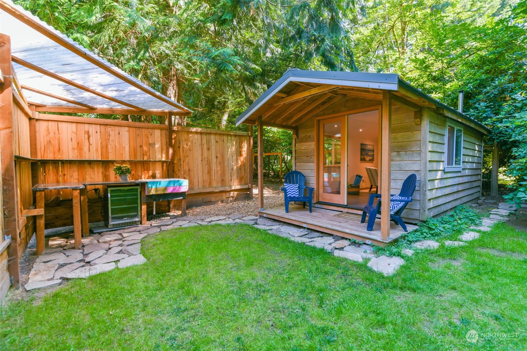 6205 Harbor Crest Drive NE