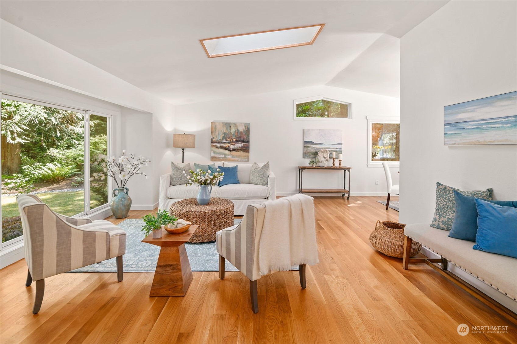 6205 Harbor Crest Drive NE