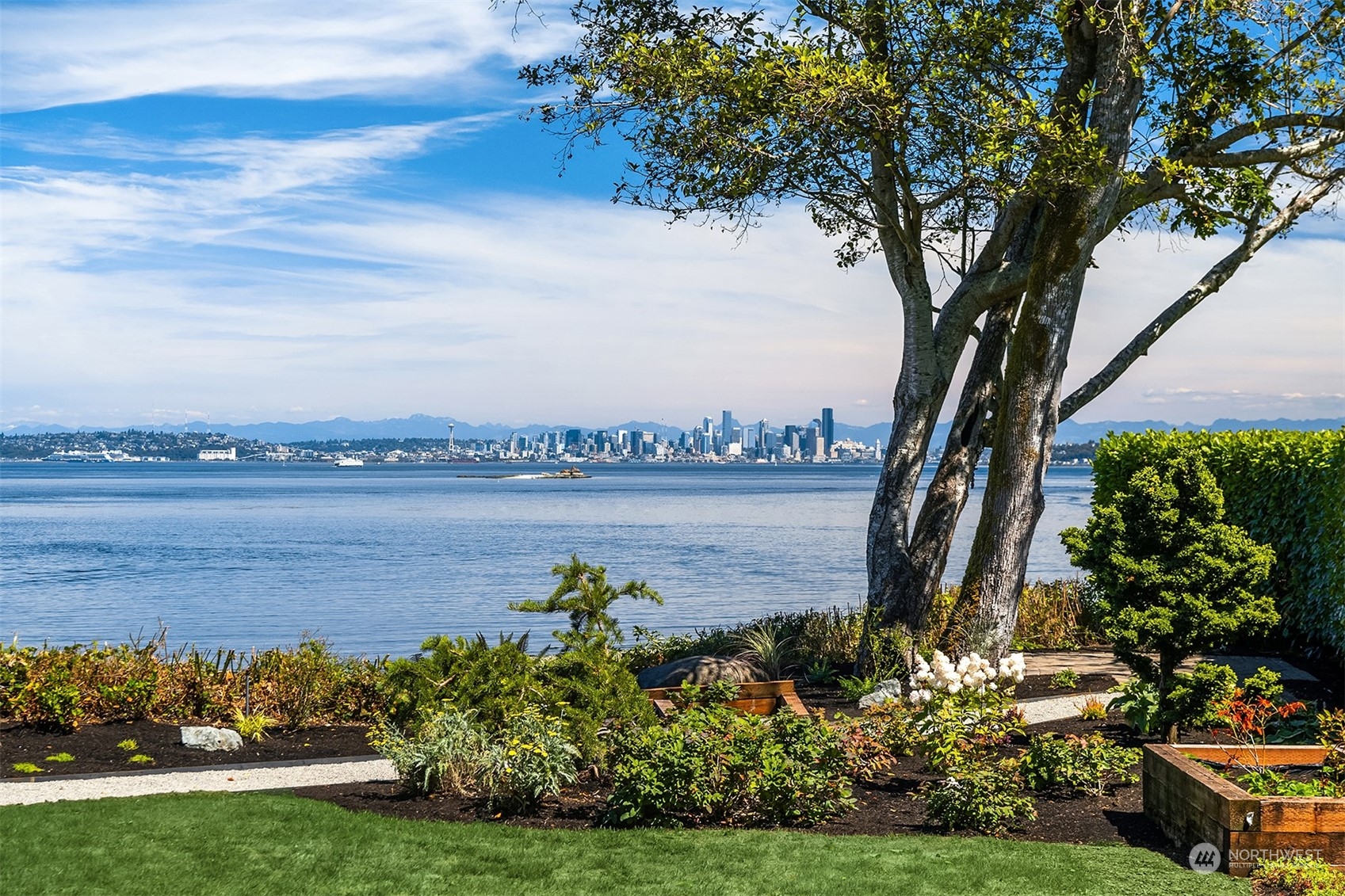 11162 NE Country Club Road