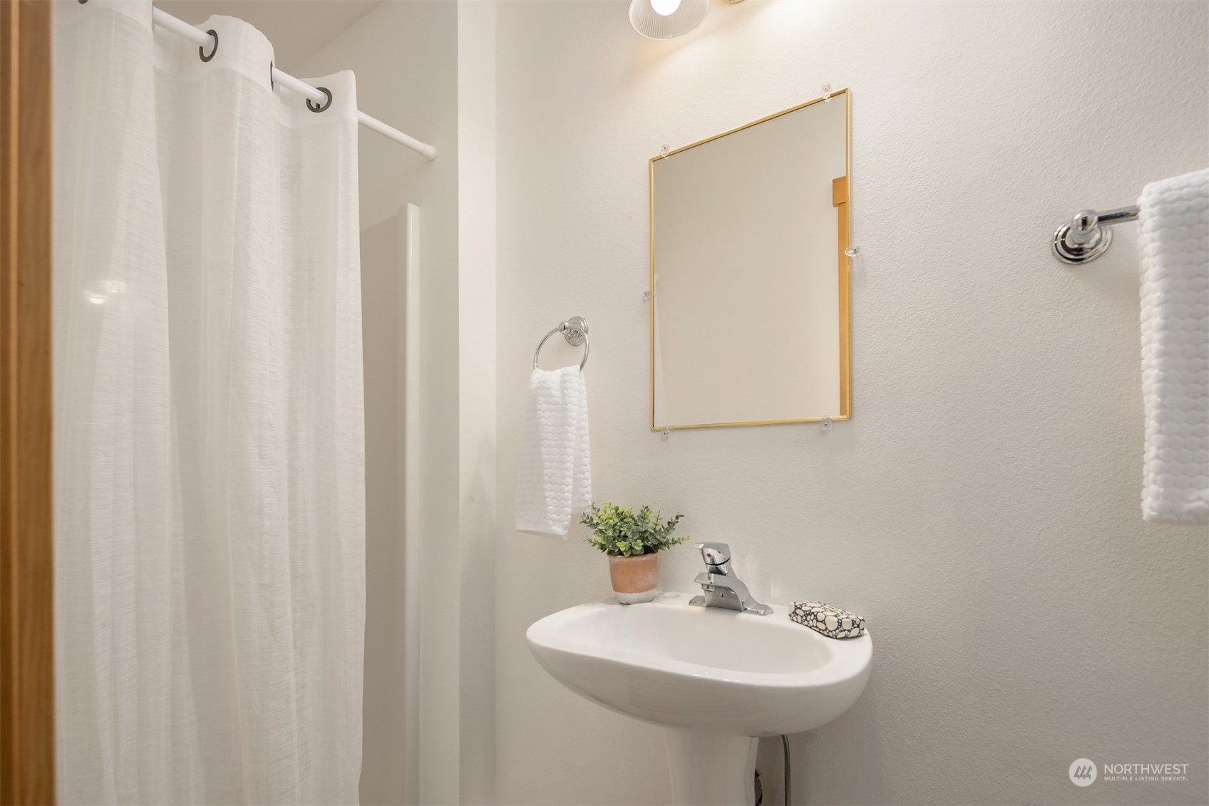 731 Madison Avenue N Unit: 29