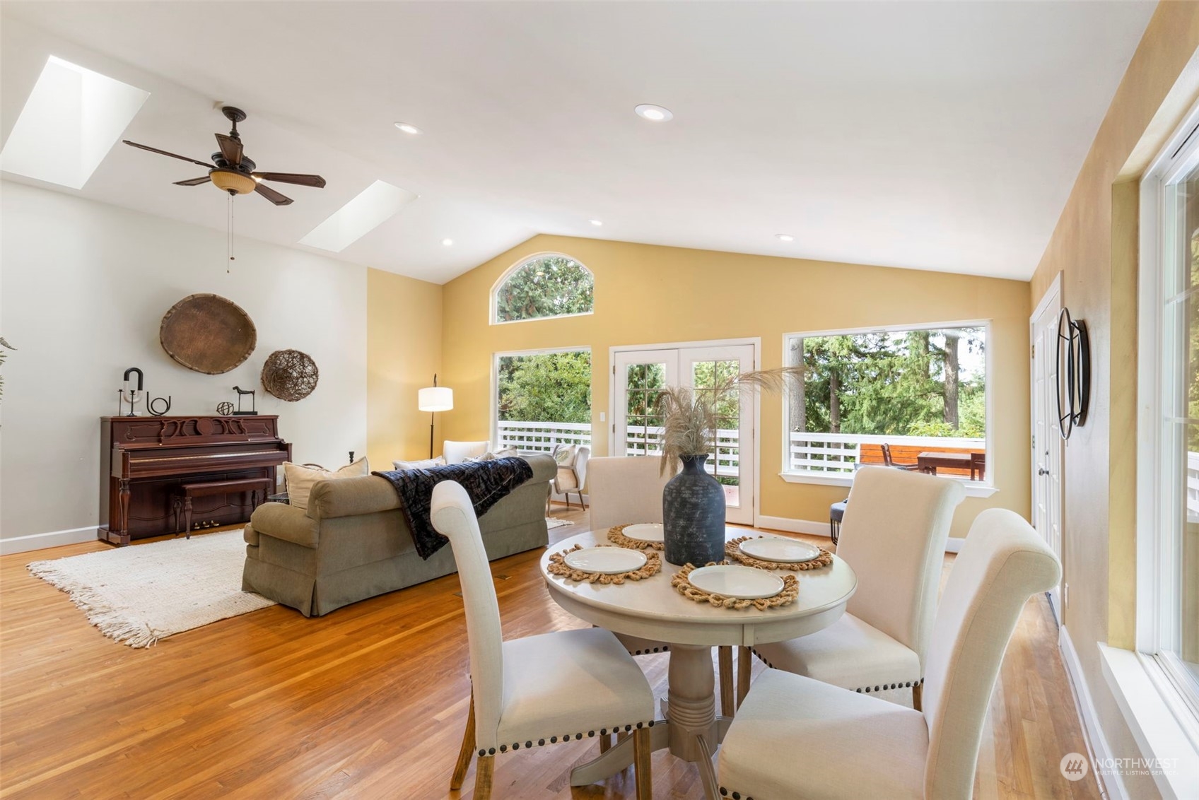 34139 Bridge View Drive NE