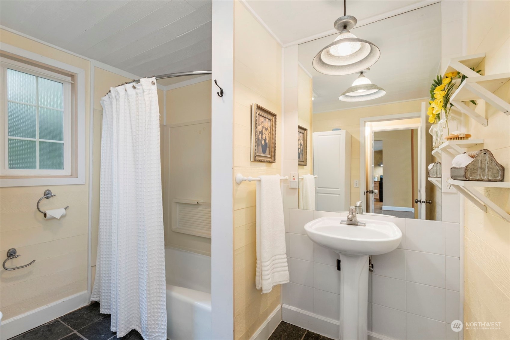 34139 Bridge View Drive NE