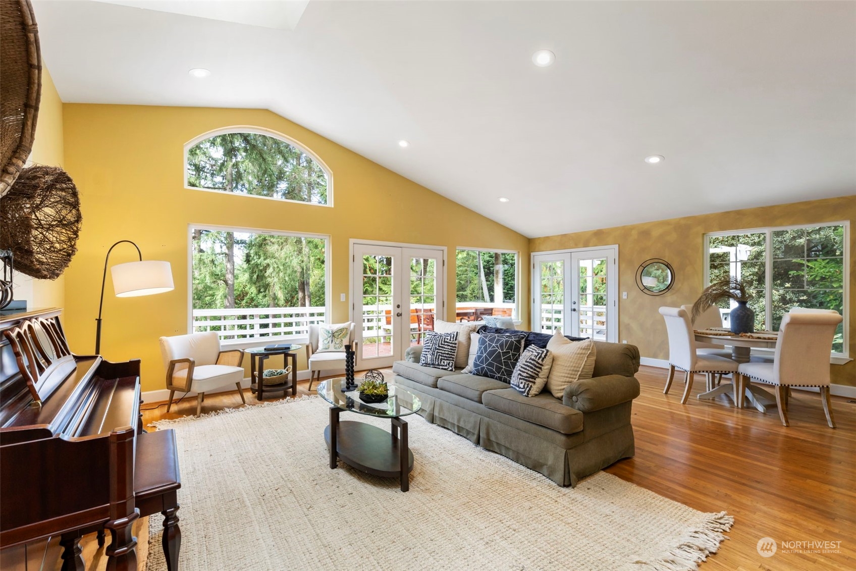 34139 Bridge View Drive NE