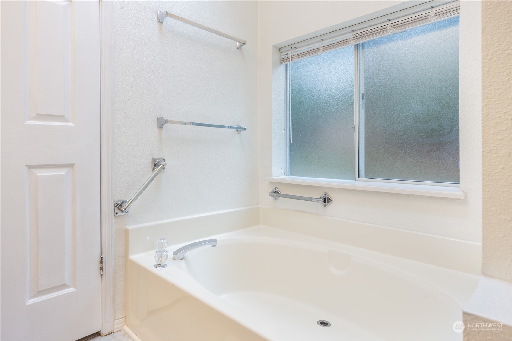 518 NW Silver Meadows Lane