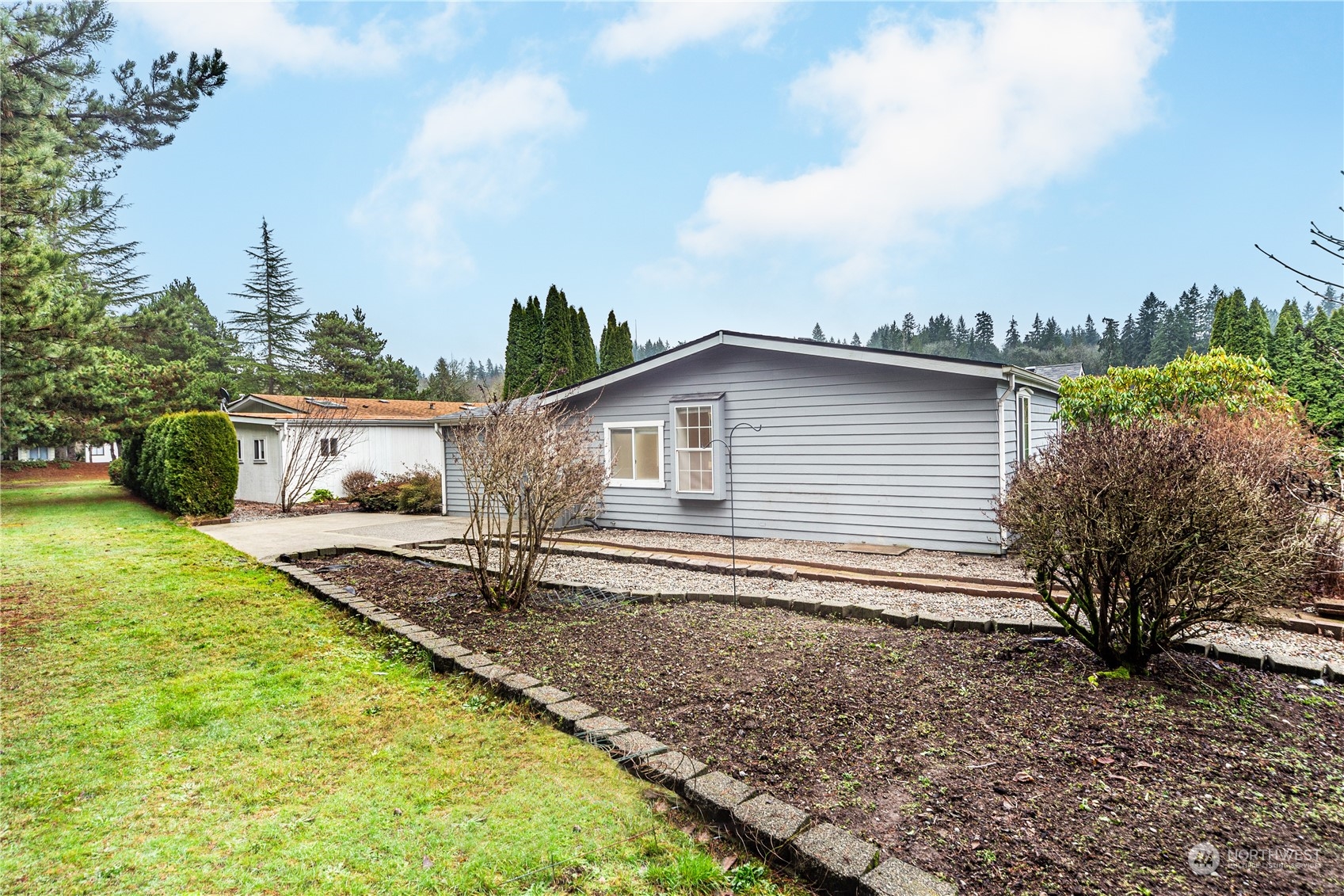 518 NW Silver Meadows Lane